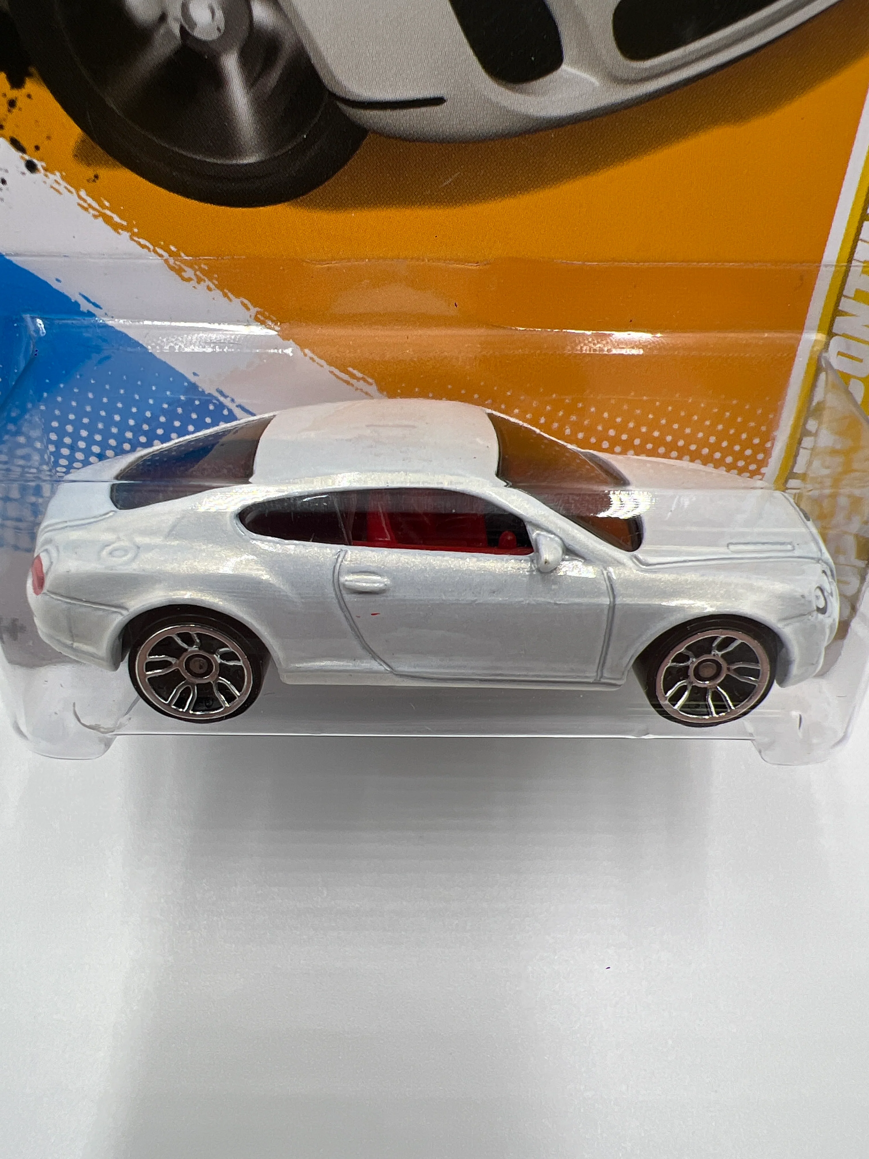 2012 Hot Wheels New Models #36 Bentley Continental Supersports White 68A - Image 3