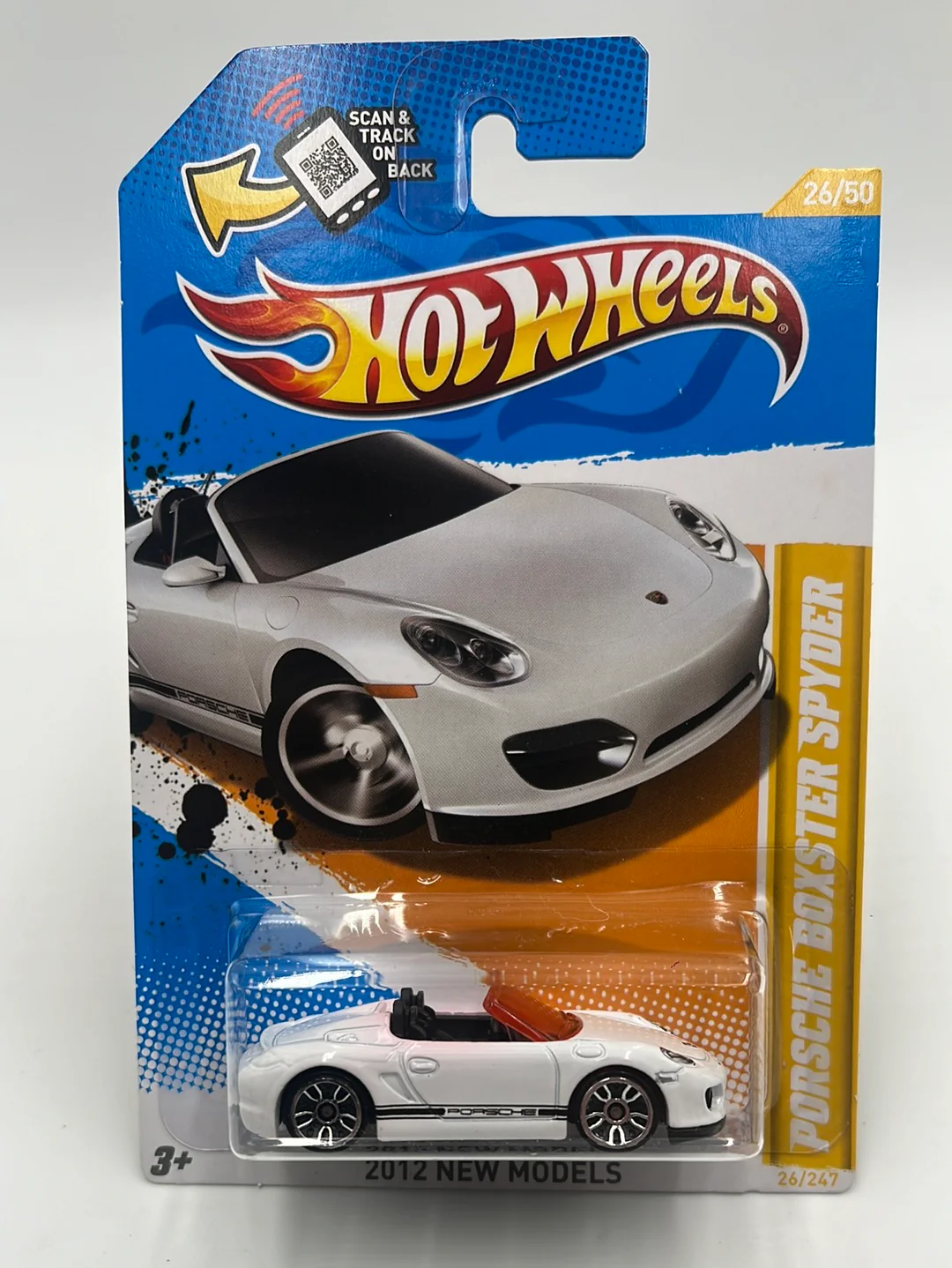 2012 Hot Wheels New Models Porsche Boxster Spyder White w/VHTF Bright Pink Windshield 26/247 - Image 2