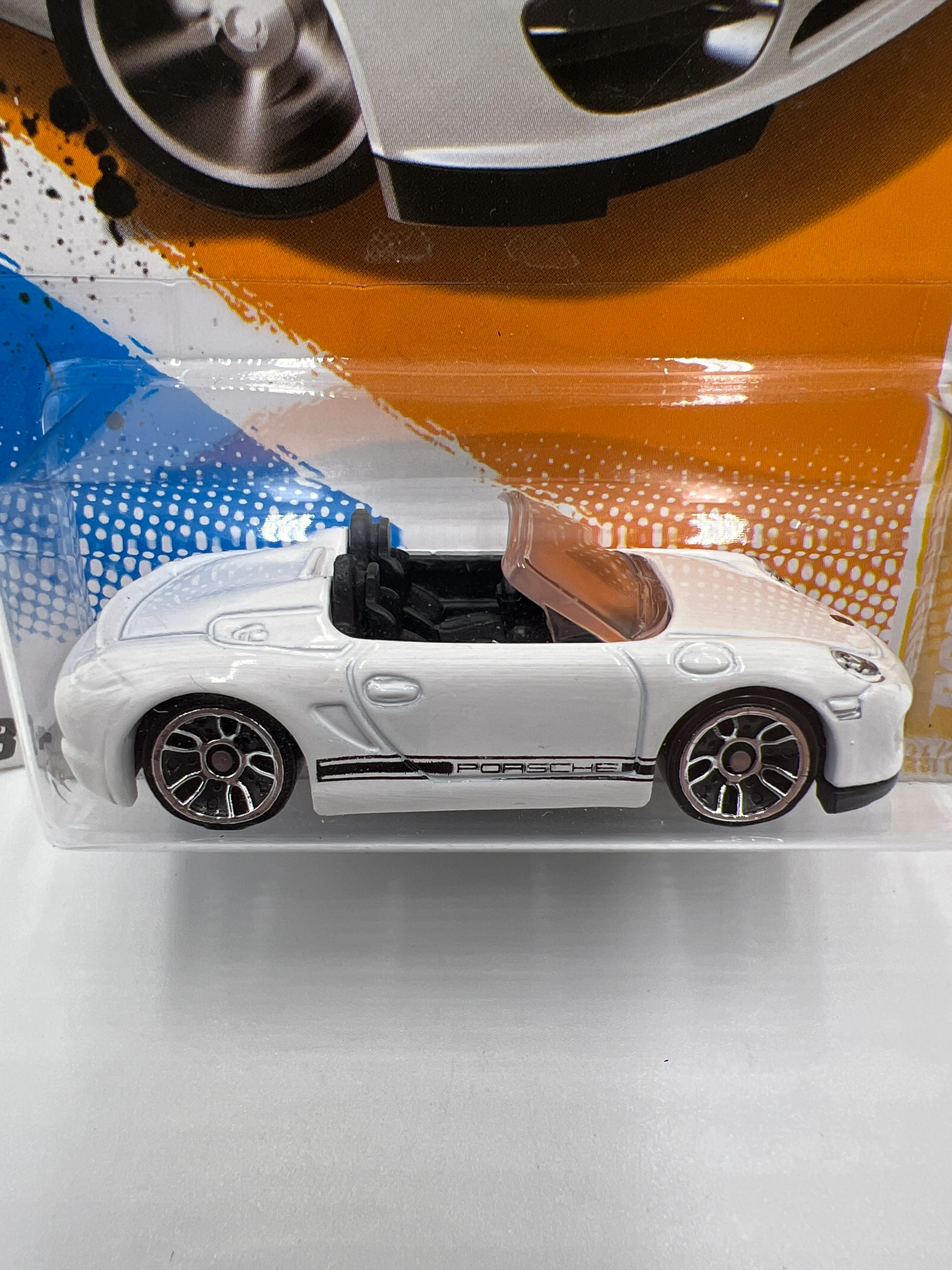 2012 Hot Wheels New Models #26 Porsche Boxster Spyder White Light Pink Windshield SR - Image 3