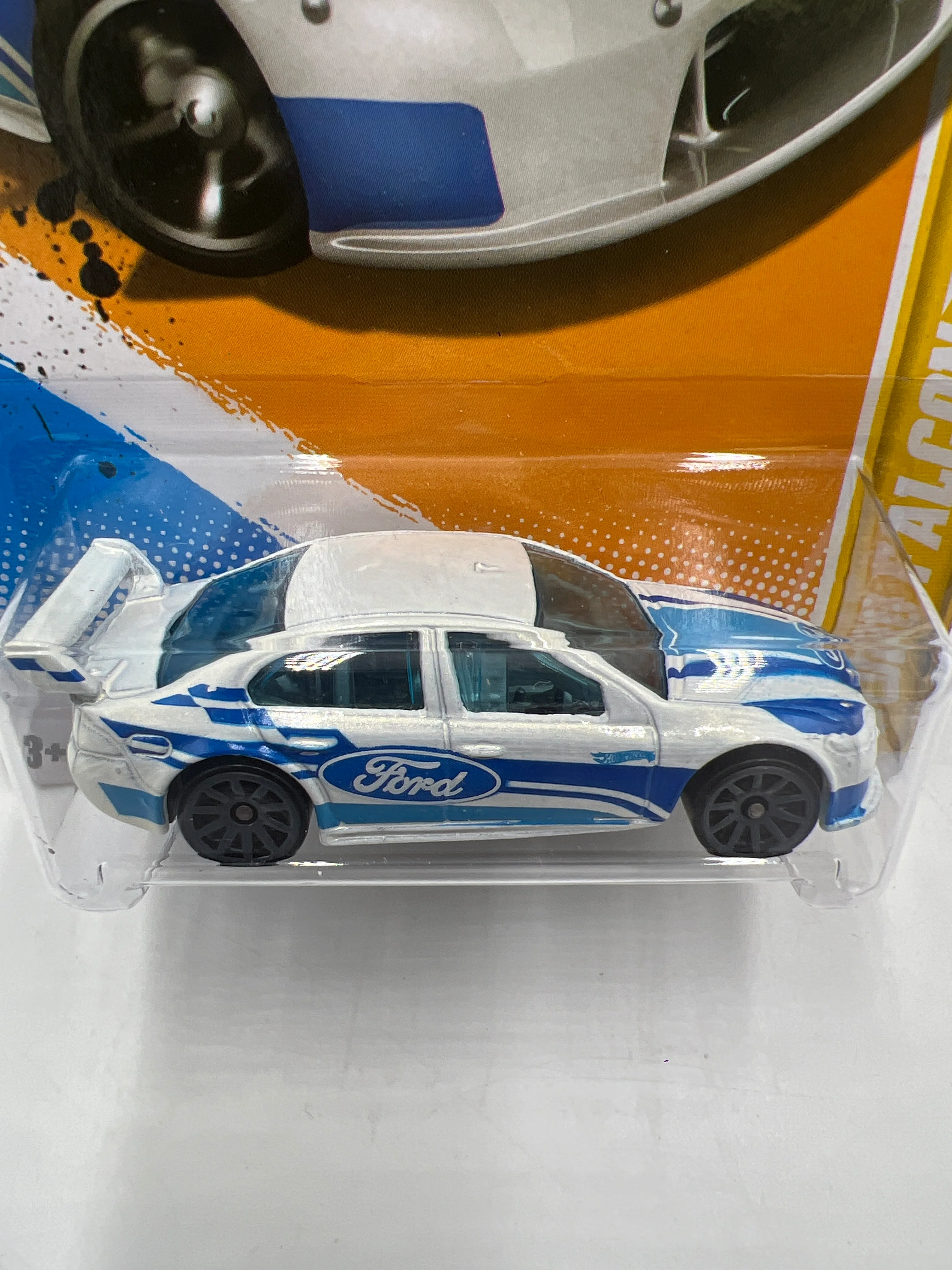 2012 Hot Wheels New Models #4 Ford Falcon Race Car White 32F - Image 3