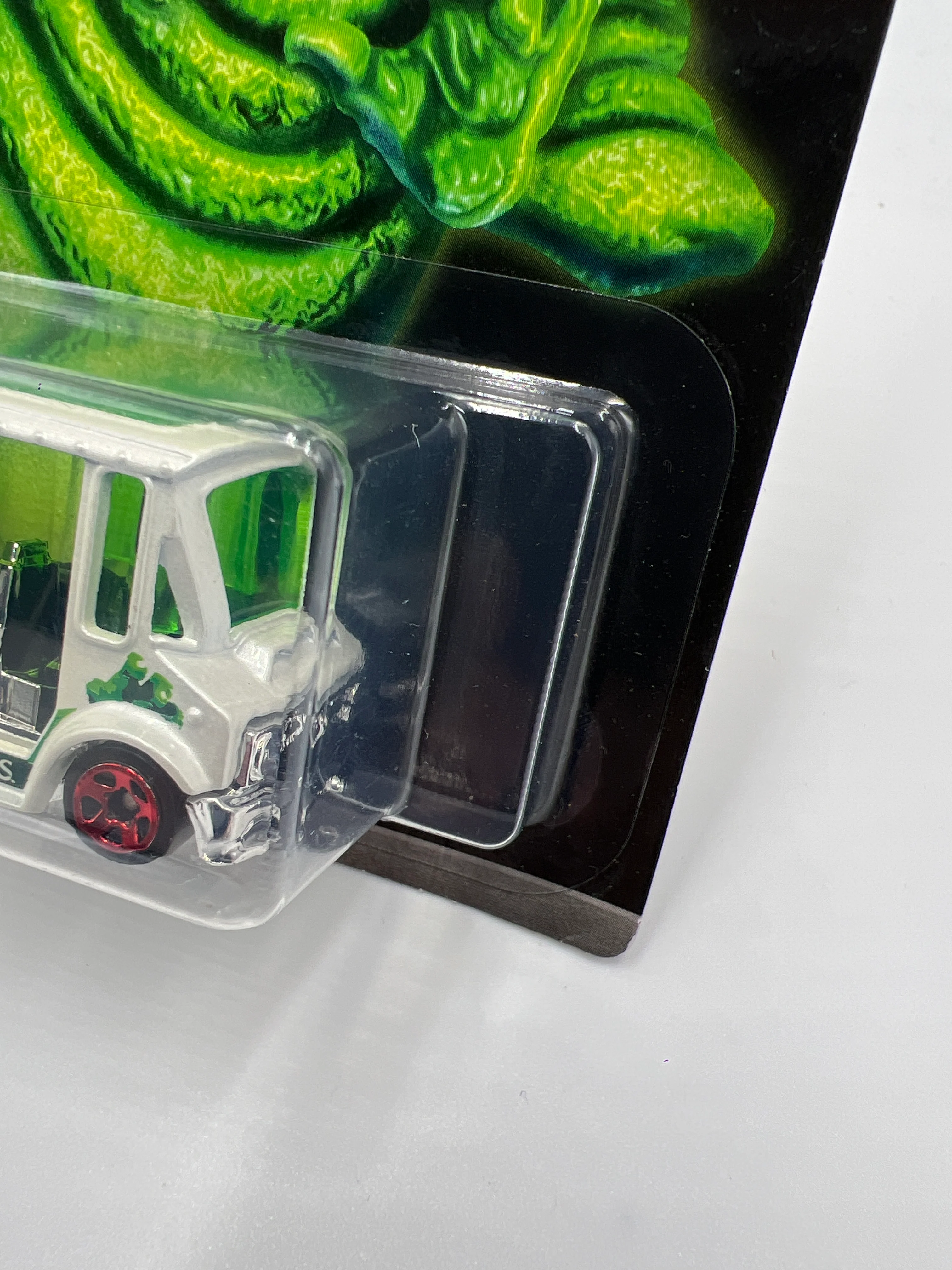 Hot Wheels Exclusive Ghostbusters Series #2 Bread Box White - Image 4
