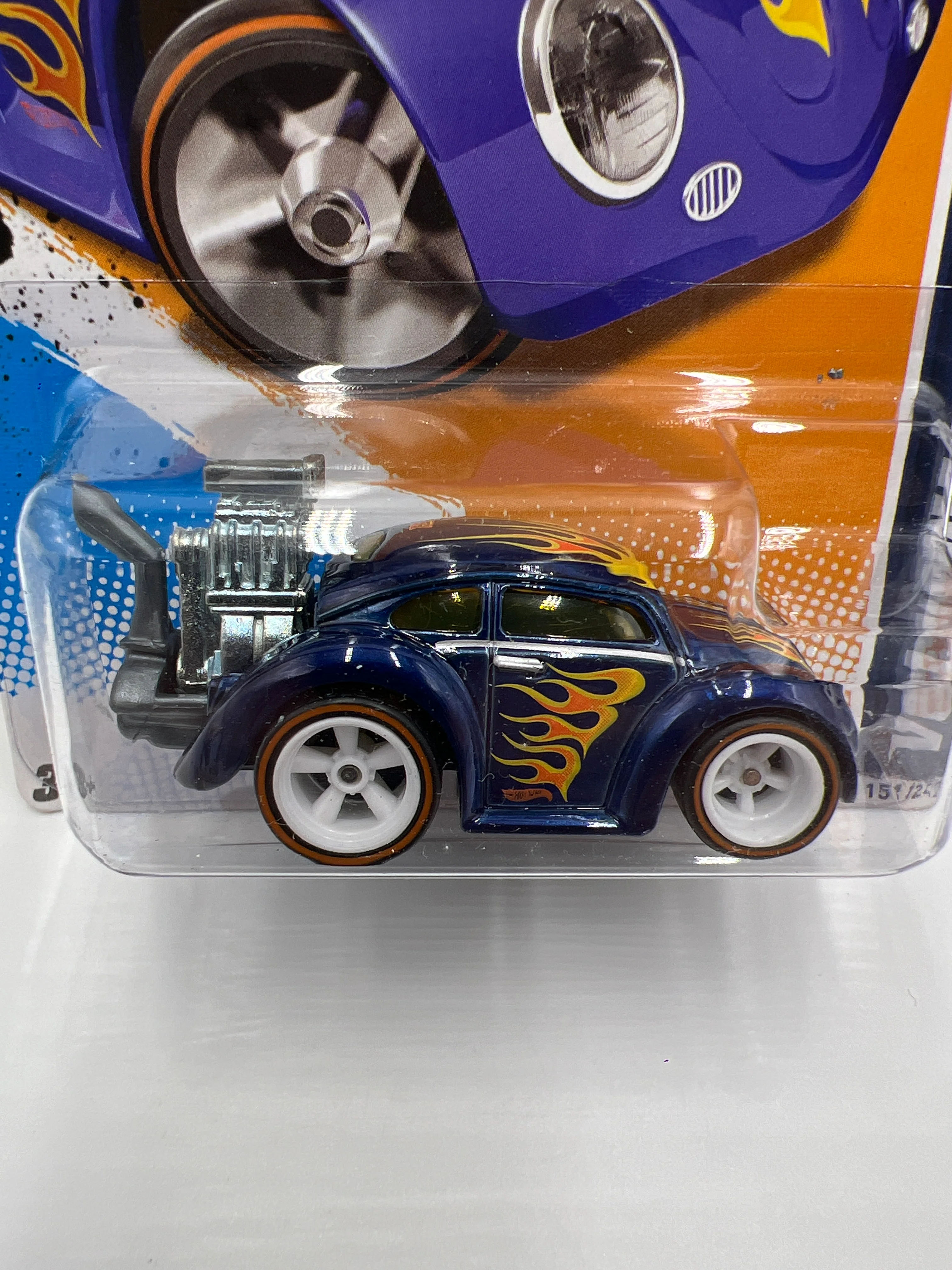 2012 Hot Wheels Super Treasure Hunt #151 Volkswagen Beetle Blue W/Protector - Image 2