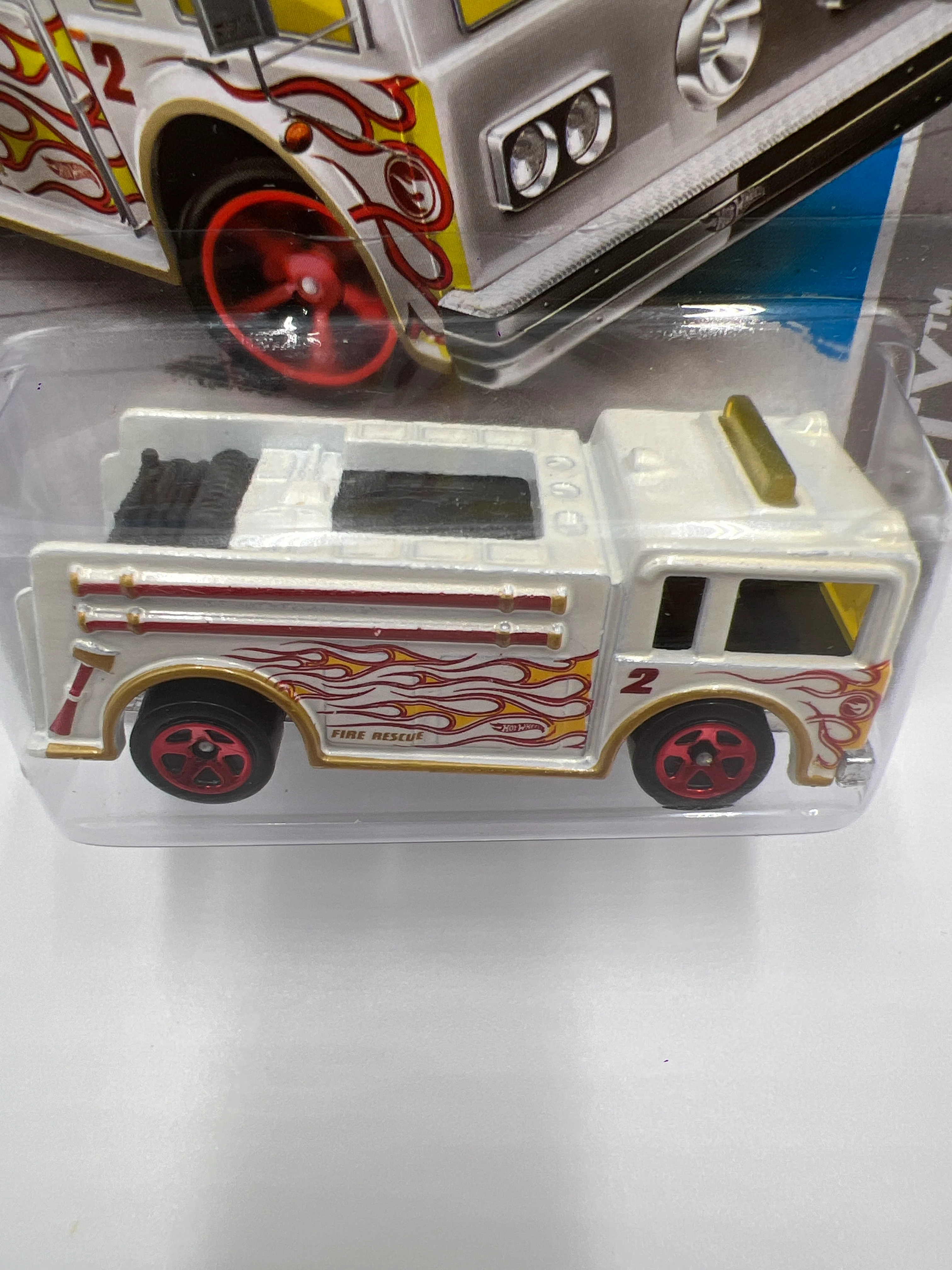 2013 Hot Wheels Treasure Hunt #19 Fire Eater White - Image 3