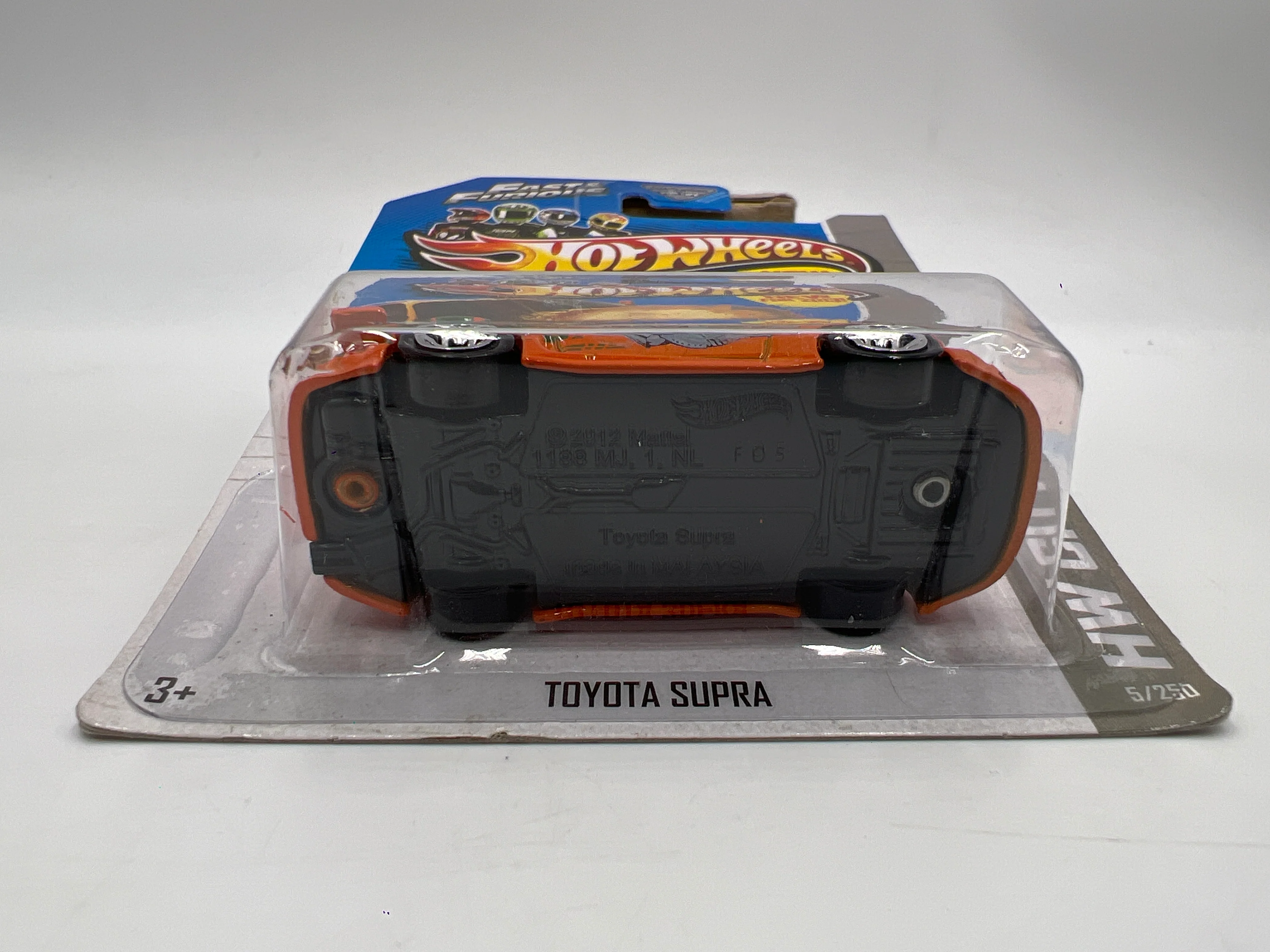 2013 Hot Wheels City #5 Fast & Furious Toyota Supra Orange W/Protector - Image 6