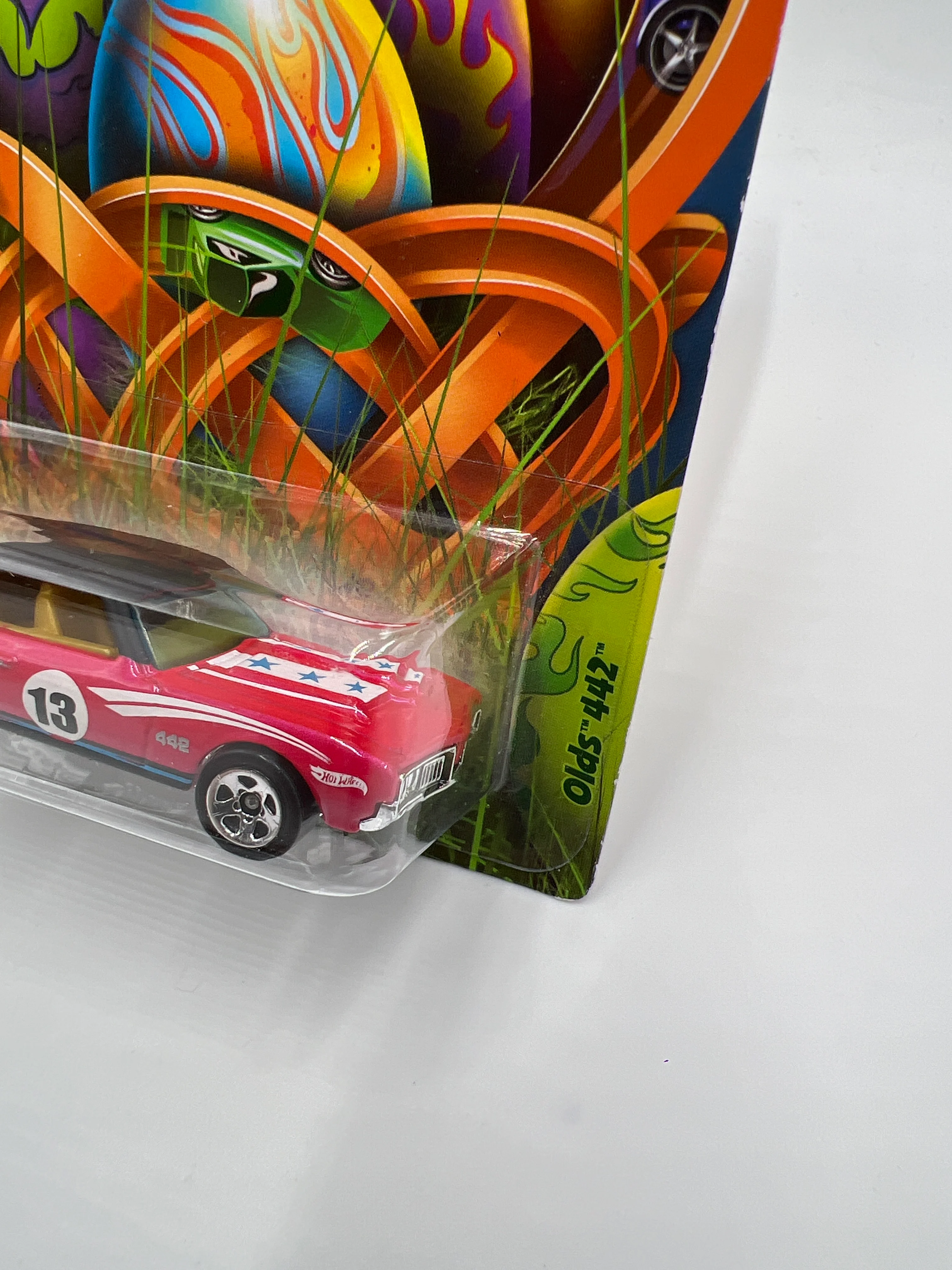 2013 Hot Wheels Easter Series #1 Olds 442 Pink W/Protector - Image 3