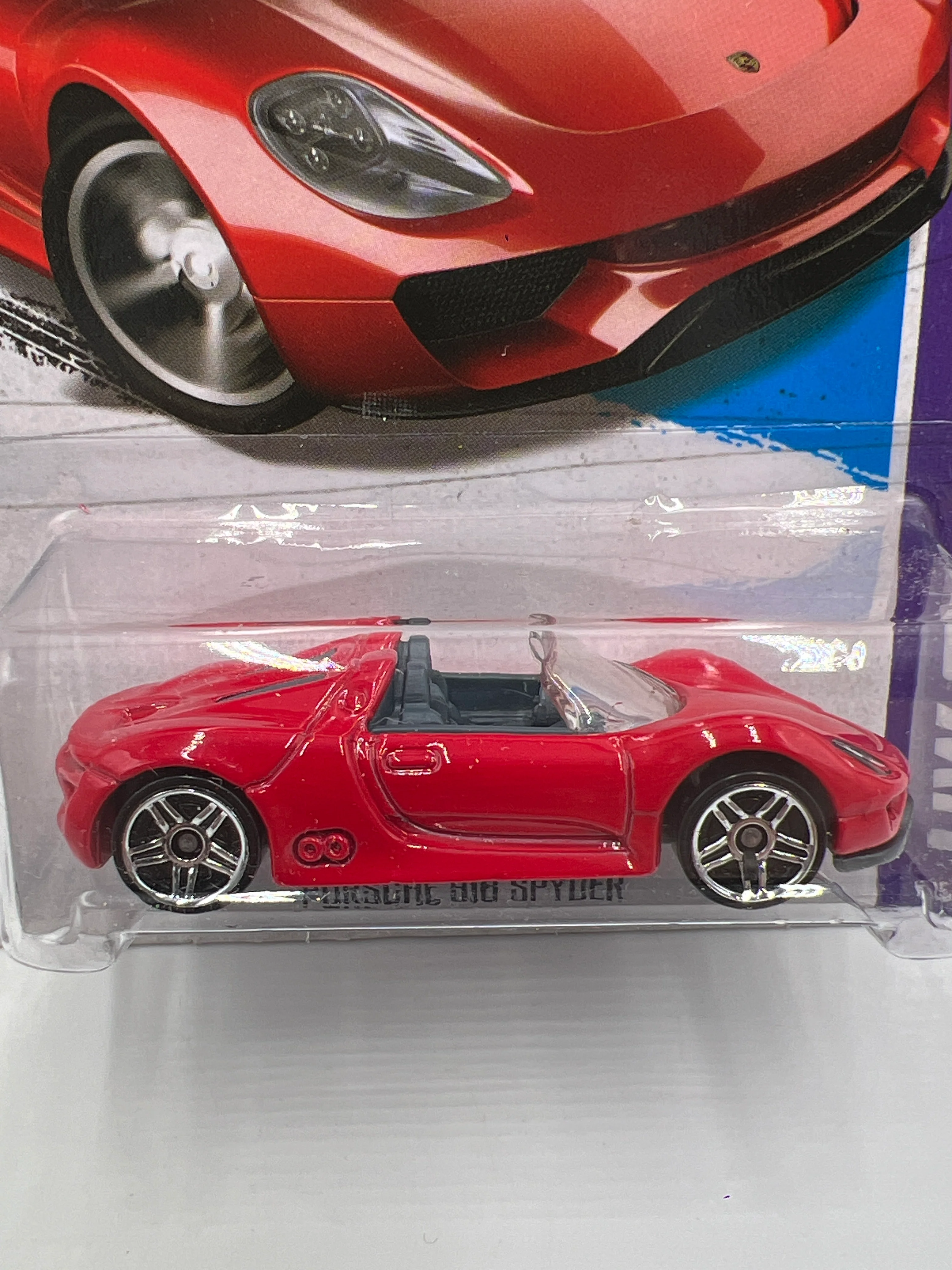 2013 Hot Wheels Showroom #175 Porsche 918 Spyder Red - Image 2