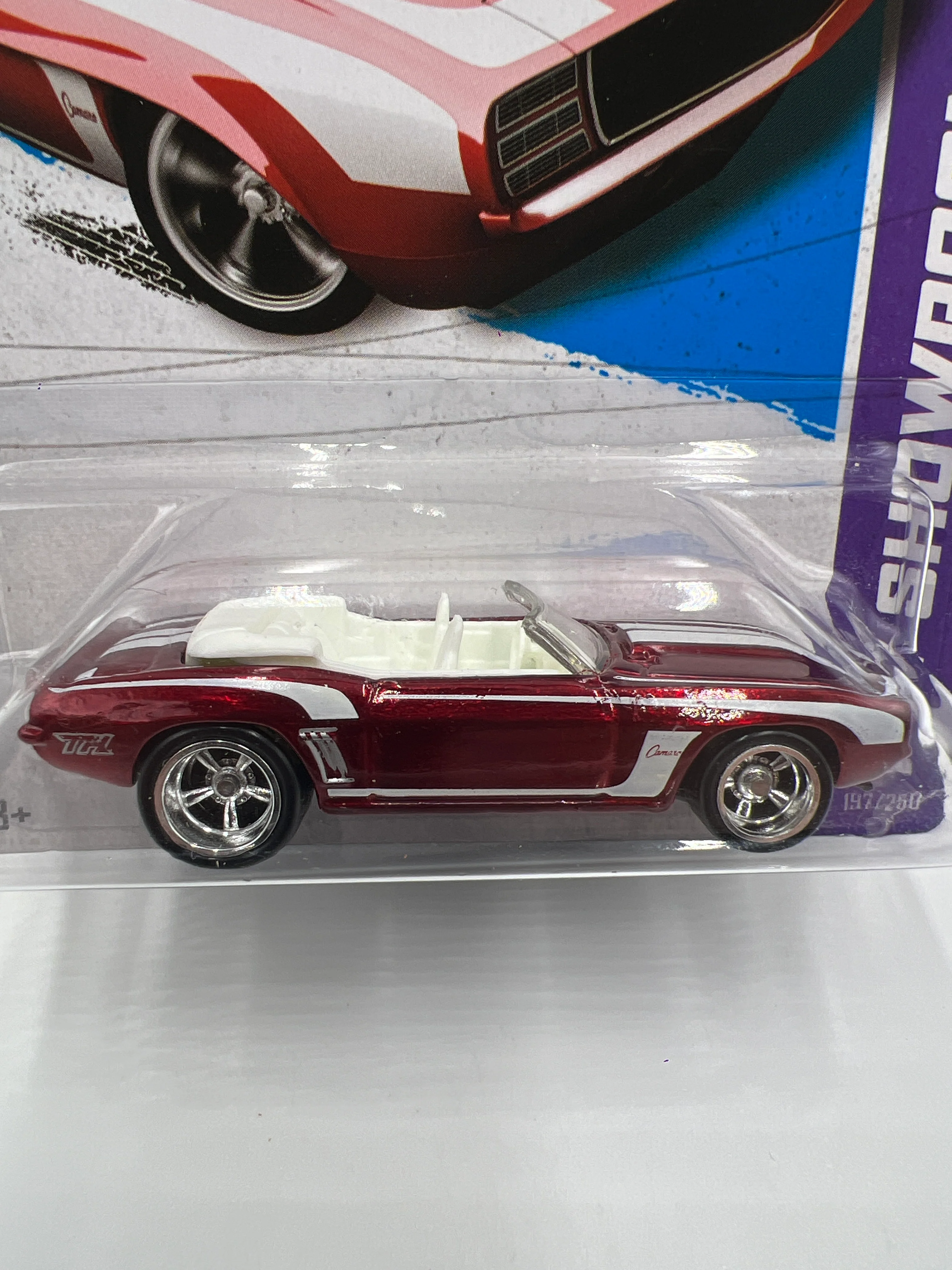2013 Hot Wheels Super Treasure Hunt #197 69 Camaro Red W/ Protector - Image 2