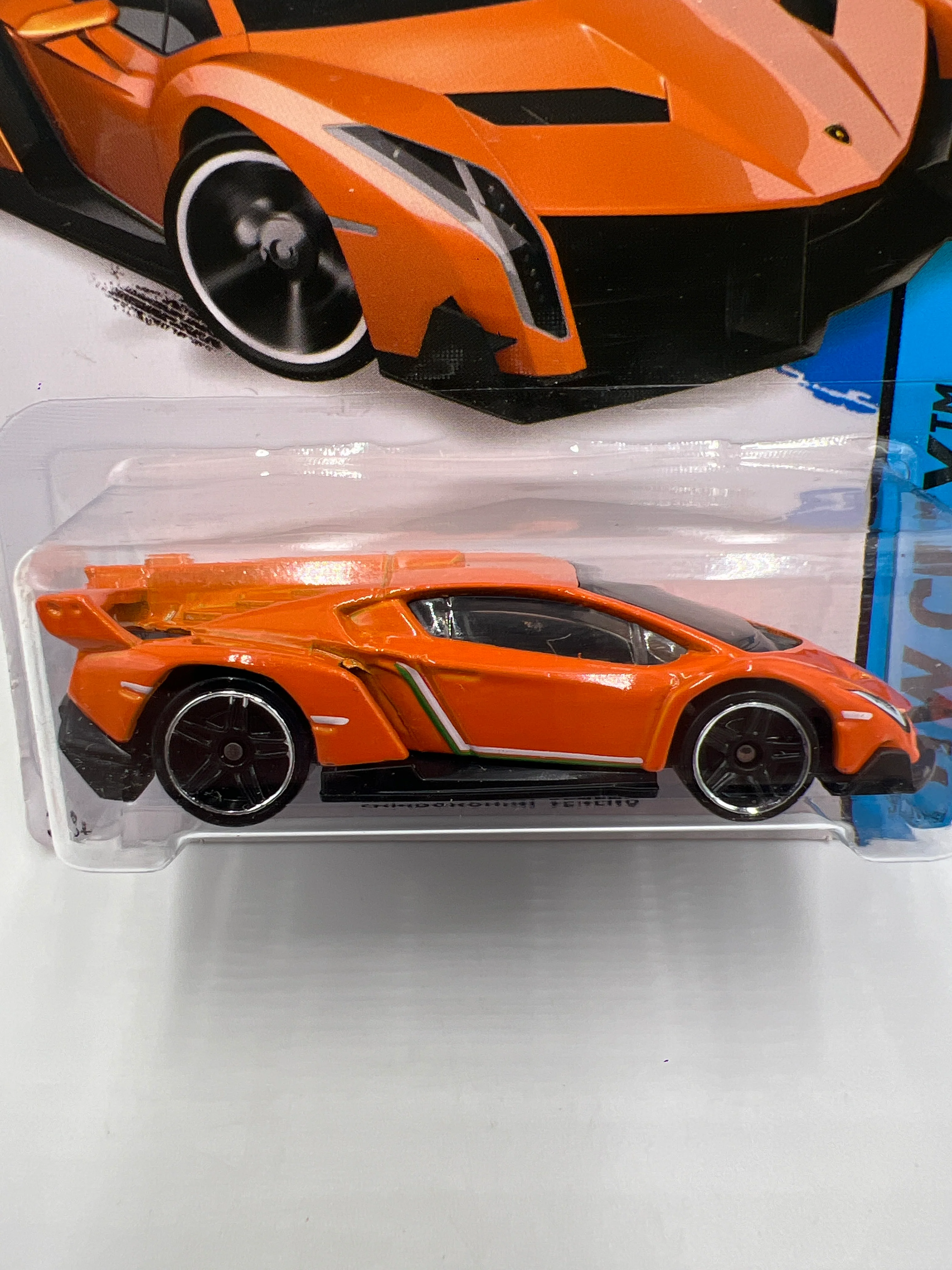 2014 Hot Wheels City #37 Lamborghini Veneno Orange 102F - Image 3