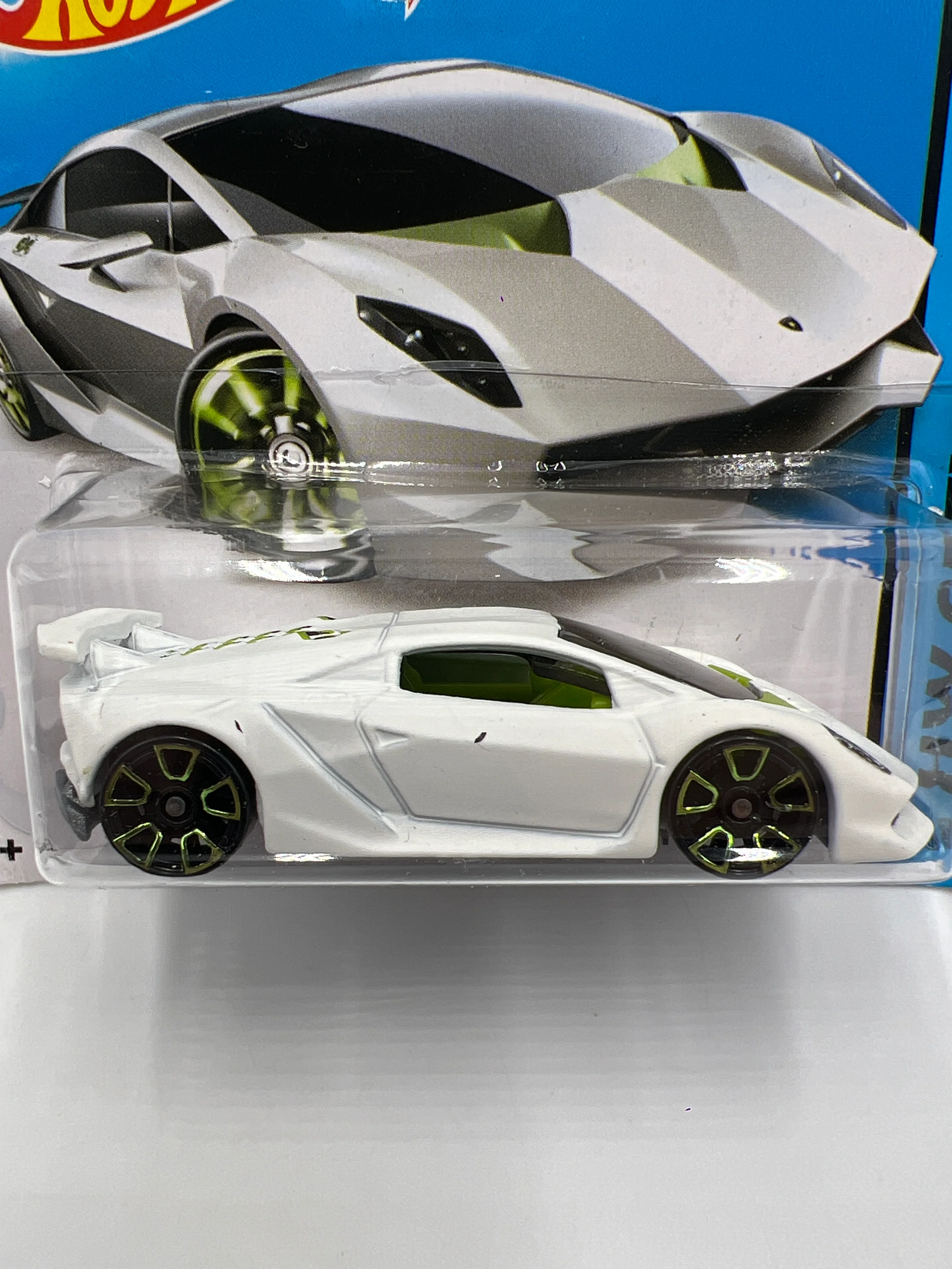 2014 Hot Wheels Short Card City #39 Lamborghini Sesto Elemento White - Image 2