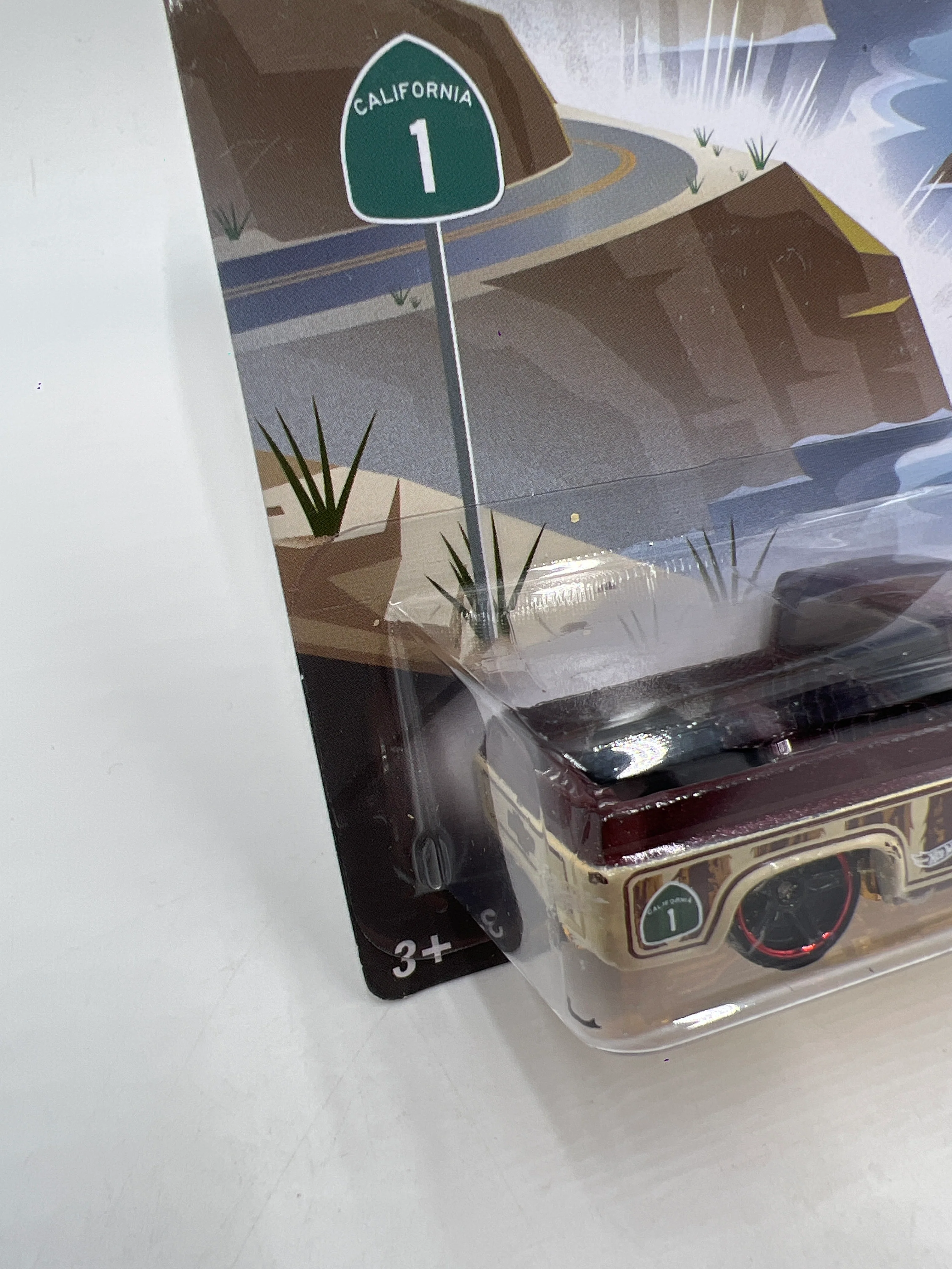 2014 Hot Wheels Road Trippin #22 83 Chevy Silverado W/Protector - Image 4