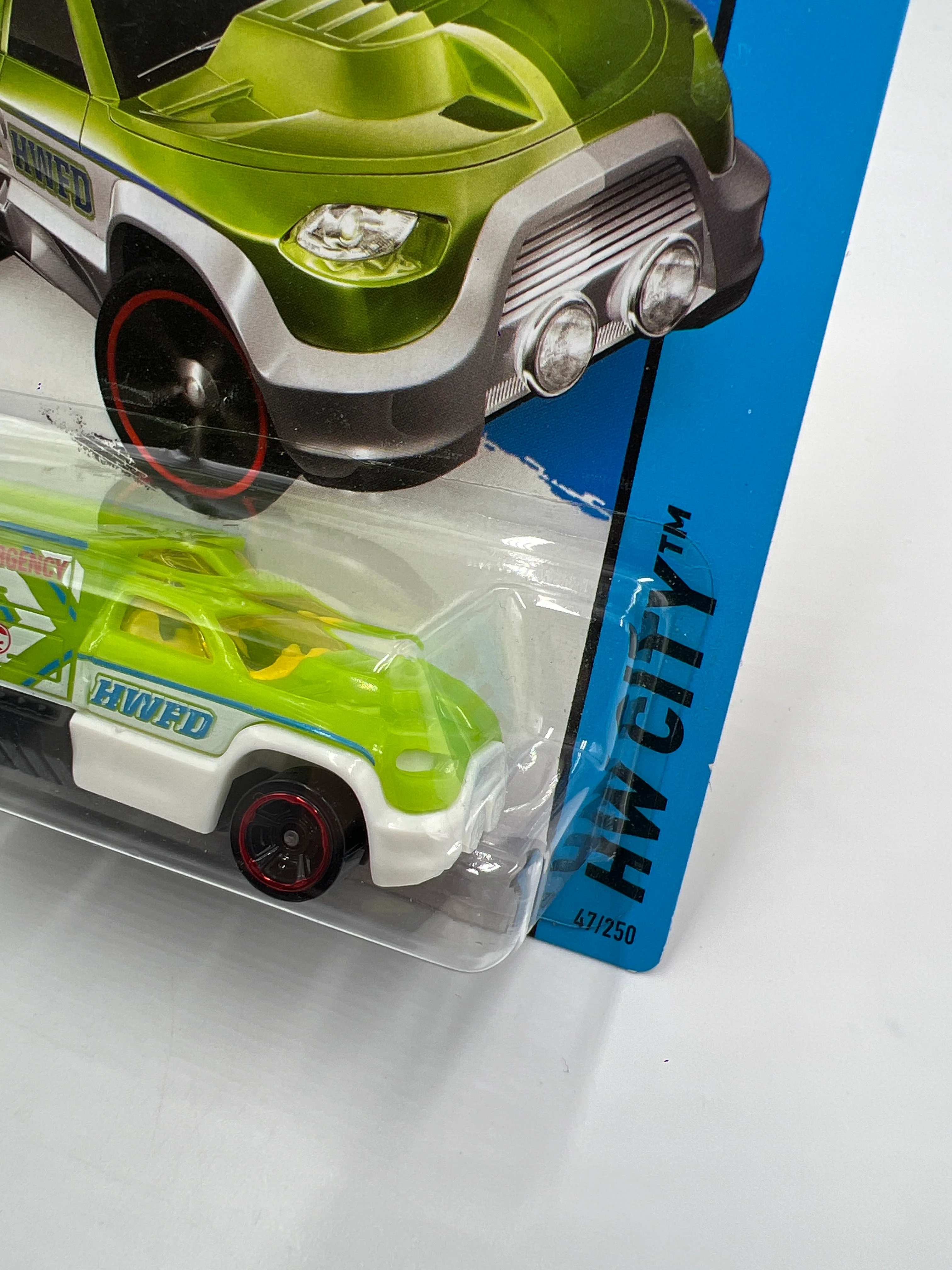 2014 Hot Wheels Treasure Hunt #47 Rescue Duty Green Factory Sealed 276D - Image 3