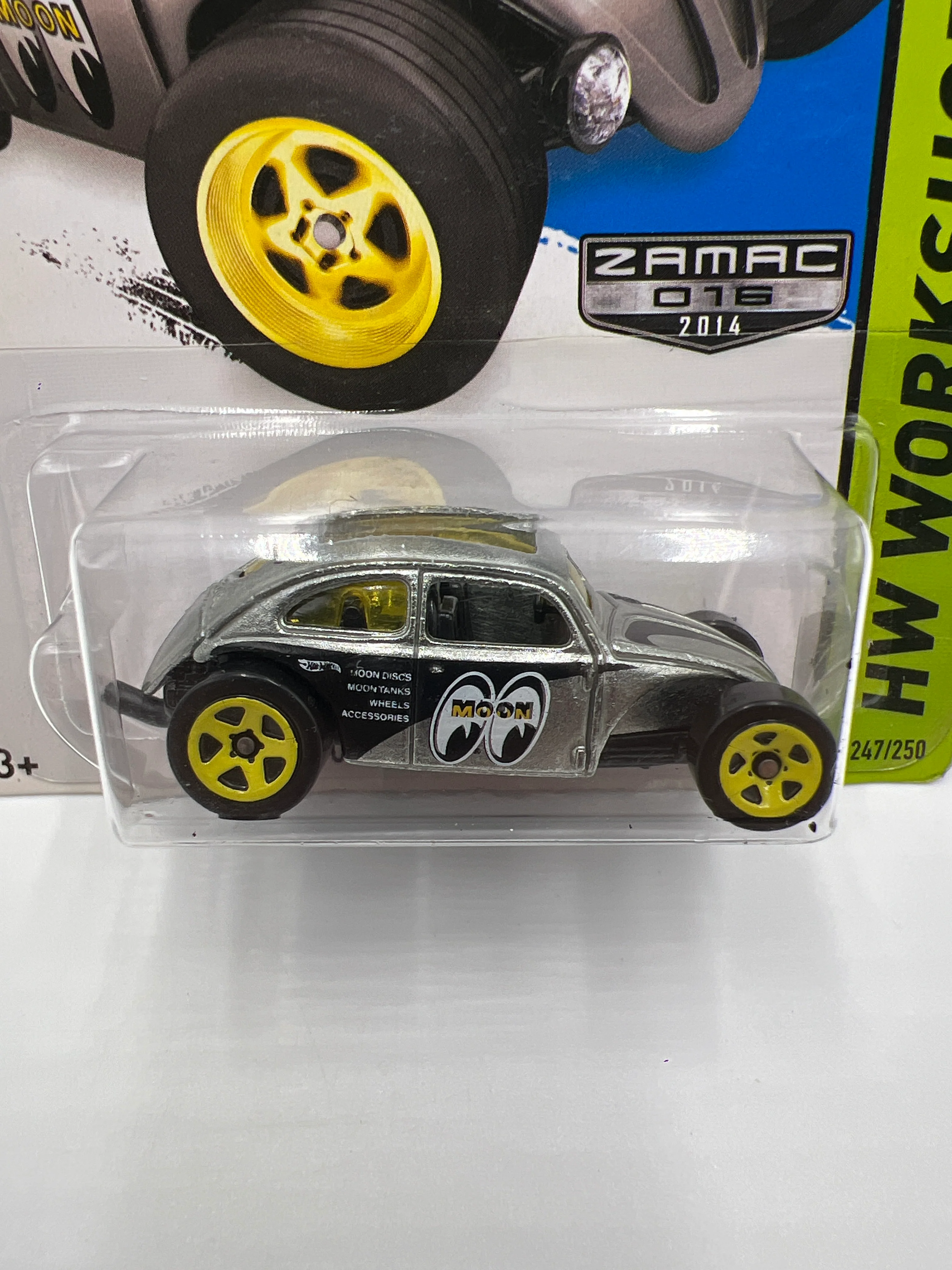 2014 Hot Wheels Walmart Exclusive Zamac 16 #247 Custom Volkswagen Beetle Mooneyes - Image 2