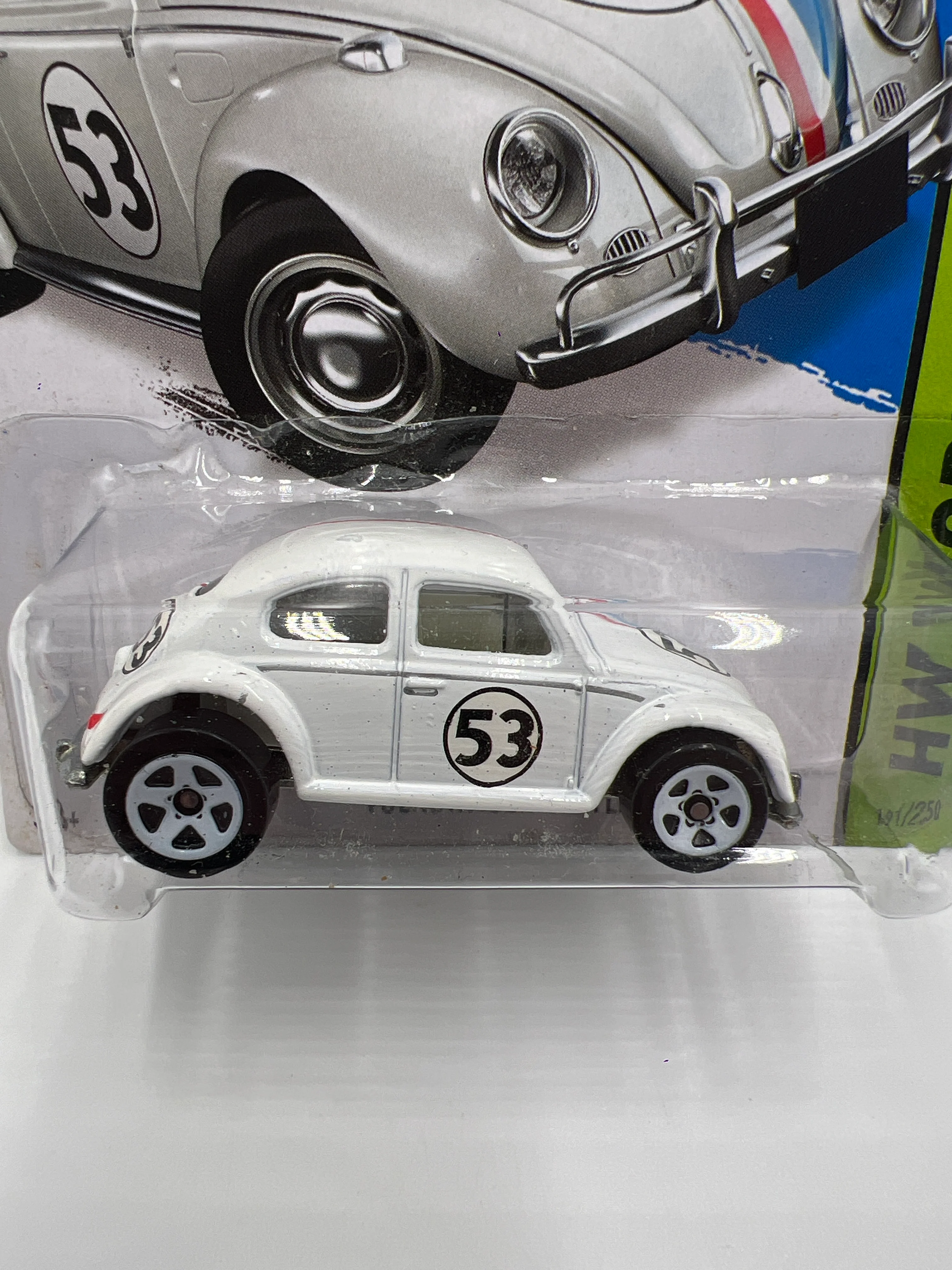 2014 Hot Wheels Workshop #191 Volkswagen Beetle The Love Bug Herbie White W/Protector - Image 2