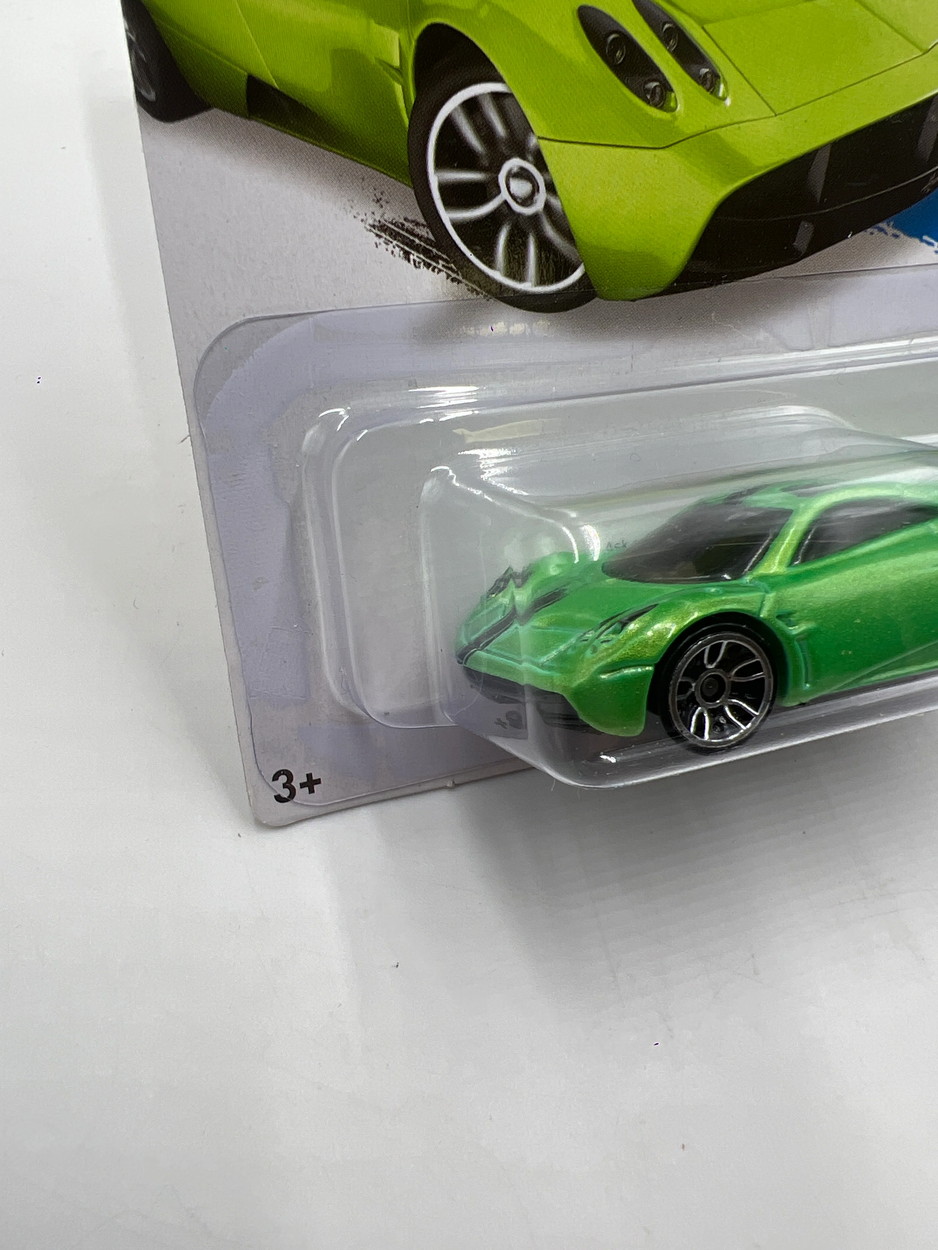 2014 Hot Wheels Workshop #198 Pagani Huayra Green *Backward Facing Error* 104E - Image 5