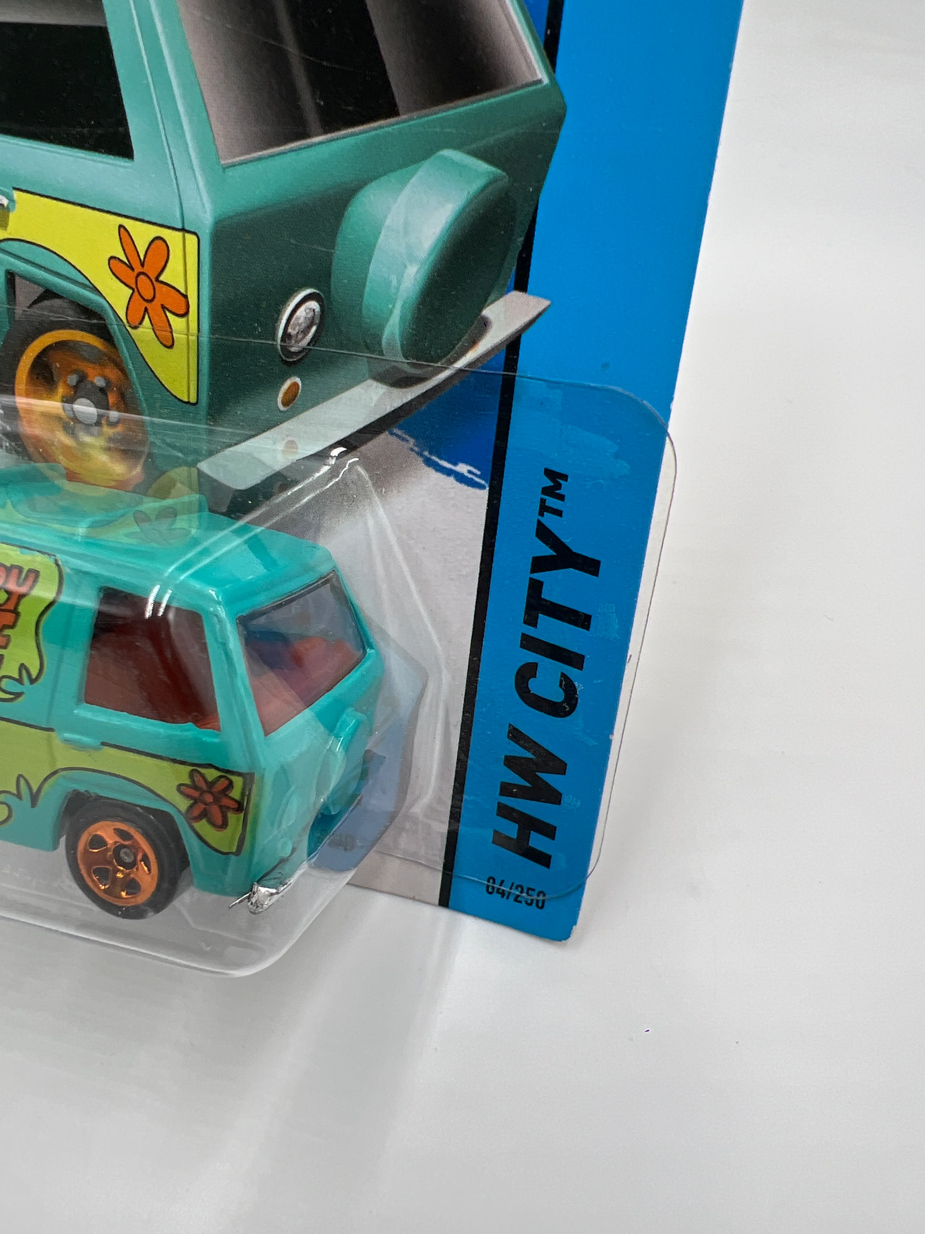 2014 Hot Wheels City #84 The Mystery Machine 122D - Image 4