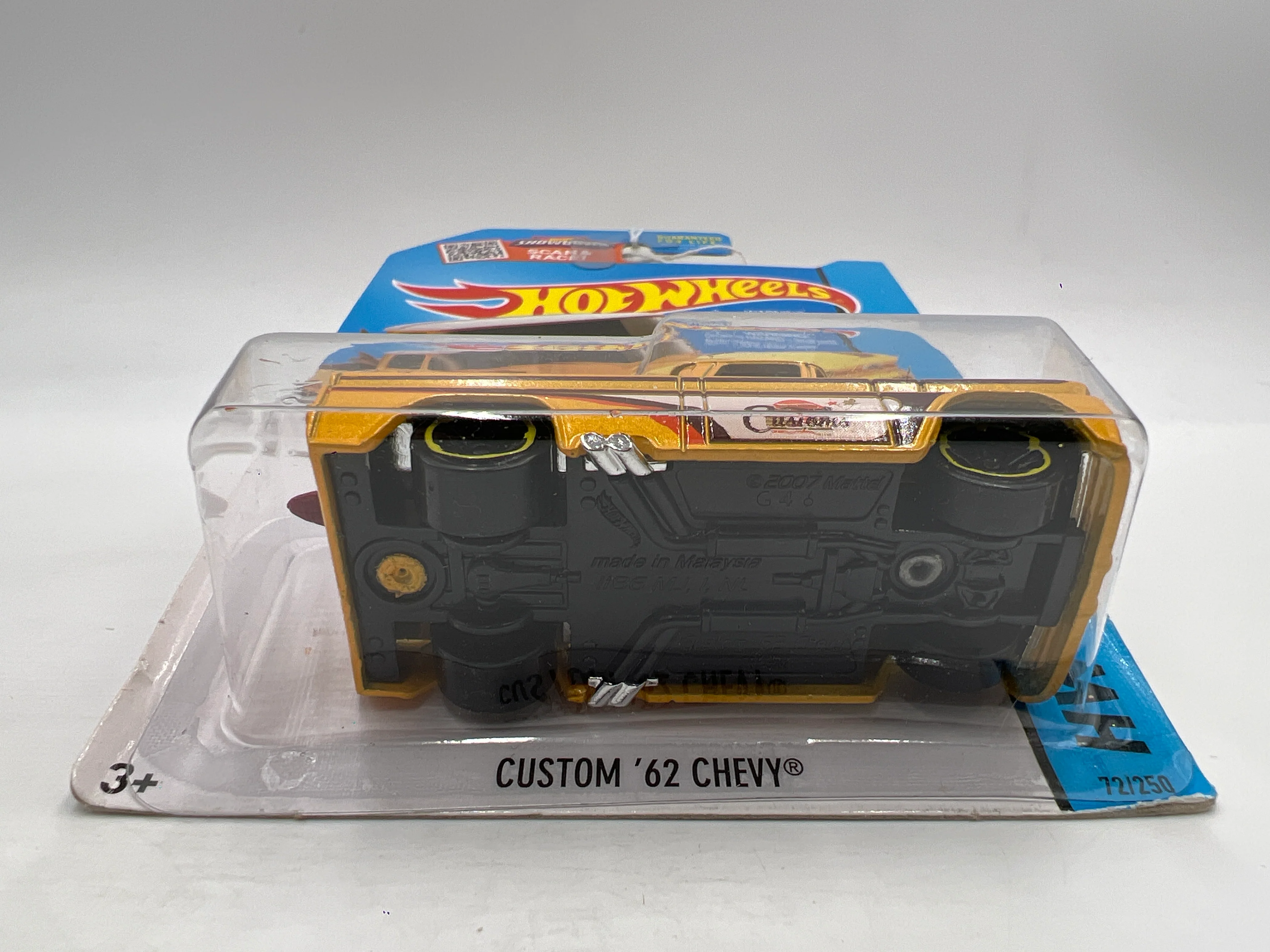 2015 Hot Wheels City #72 Custom 62 Chevy Yellow 13C - Image 5