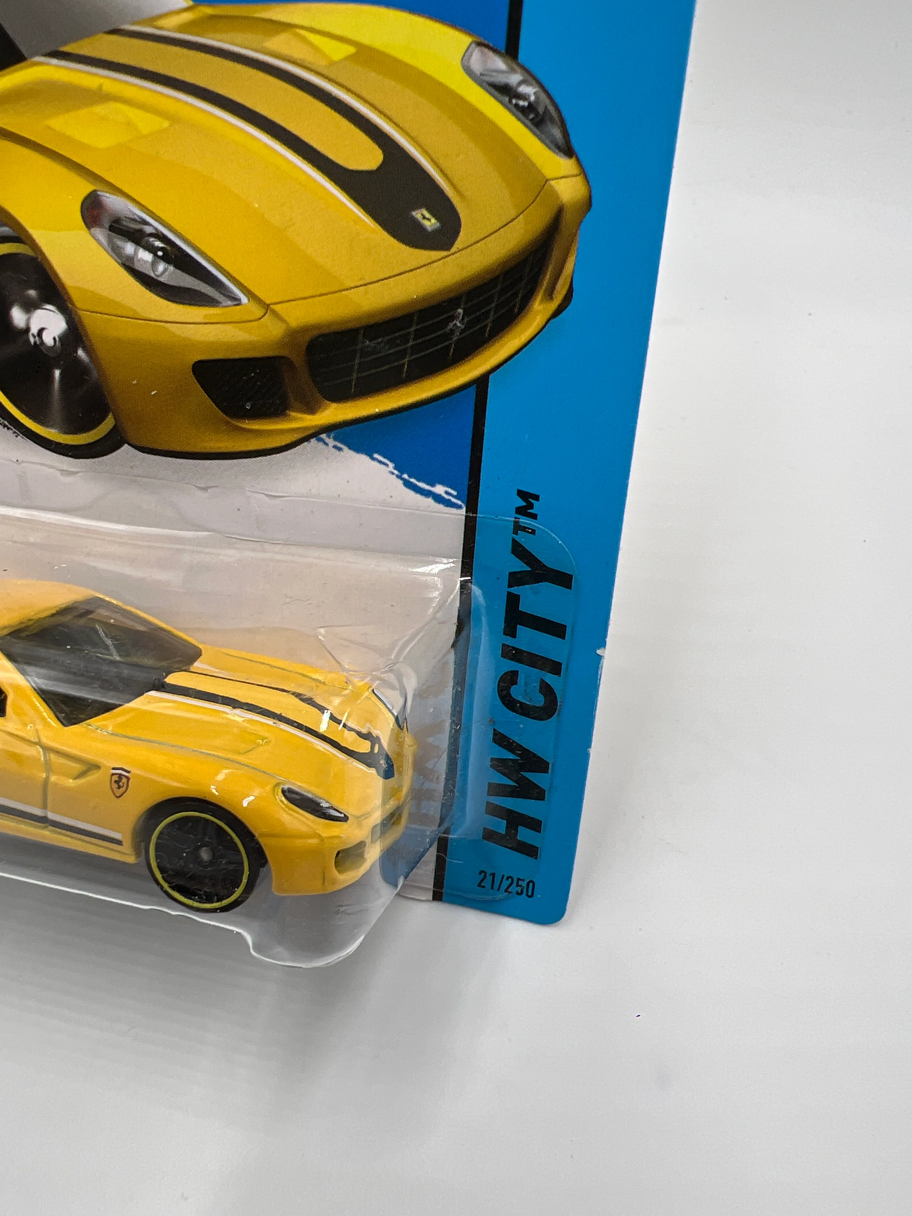 2015 Hot Wheels City #21 Ferrari 599 GTB Fiorano Yellow - Image 3