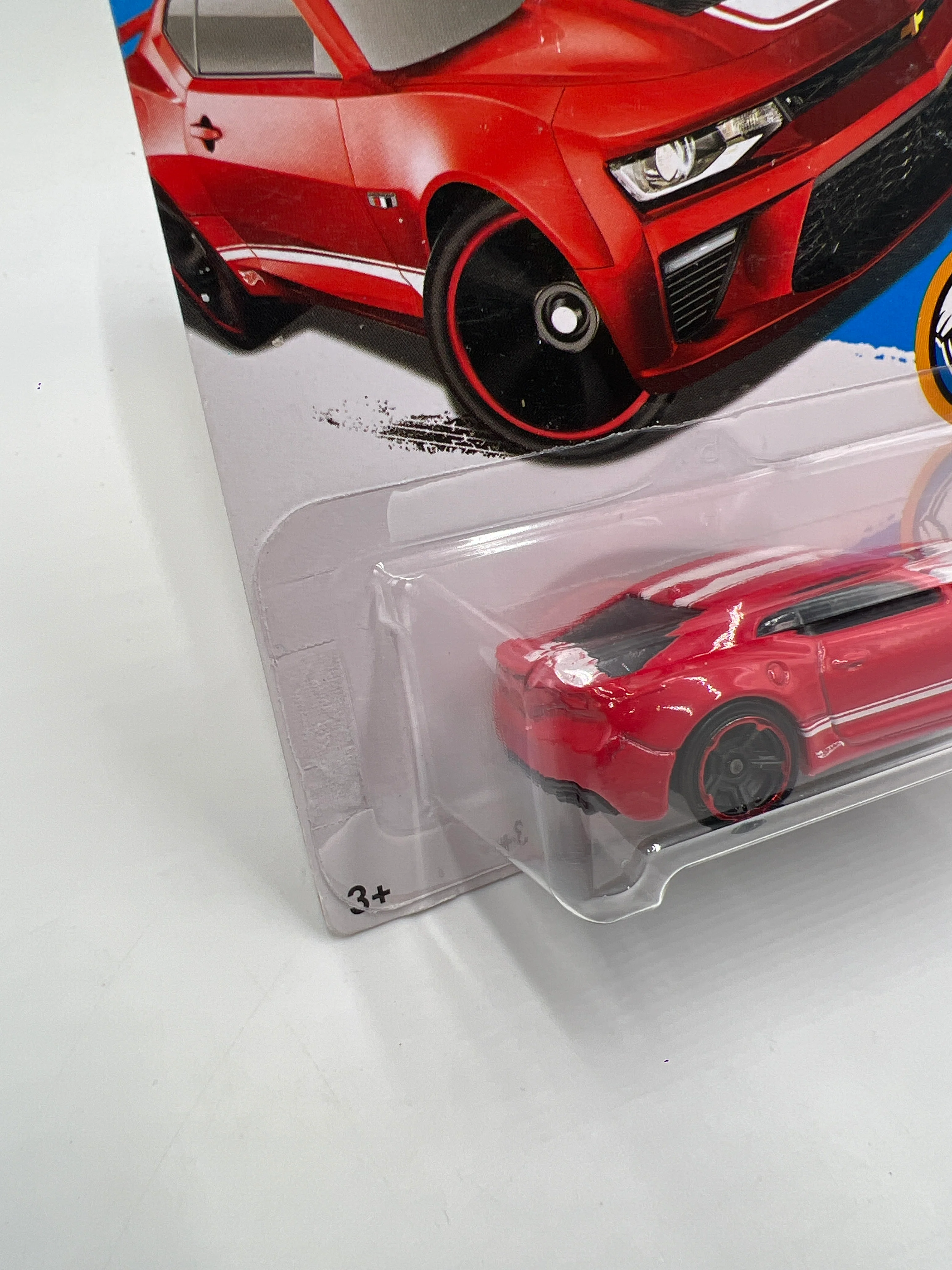 2016 Hot Wheels Muscle Mania #129 16 Camaro SS Red 6D - Image 4