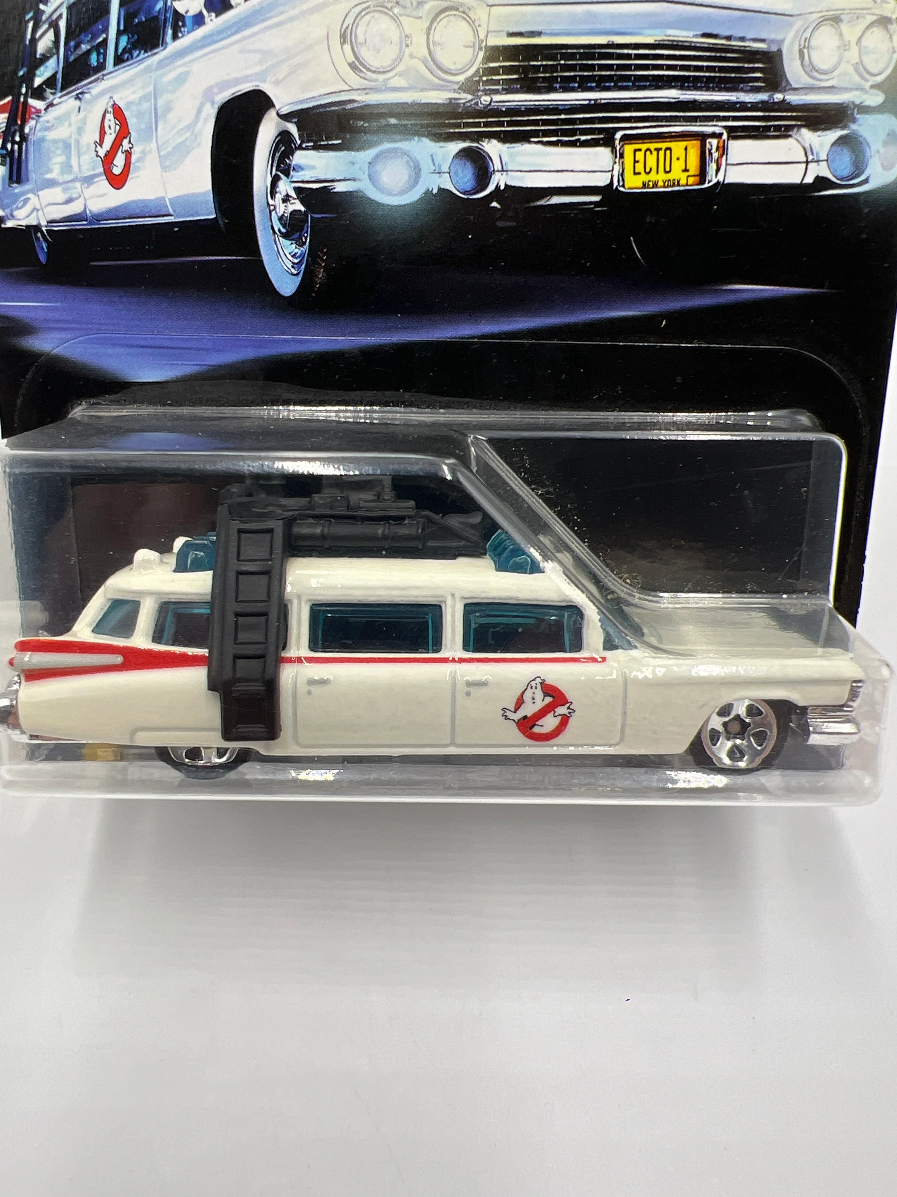 2016 Hot Wheels Ghostbusters #7 Ecto-1 White 117B - Image 3