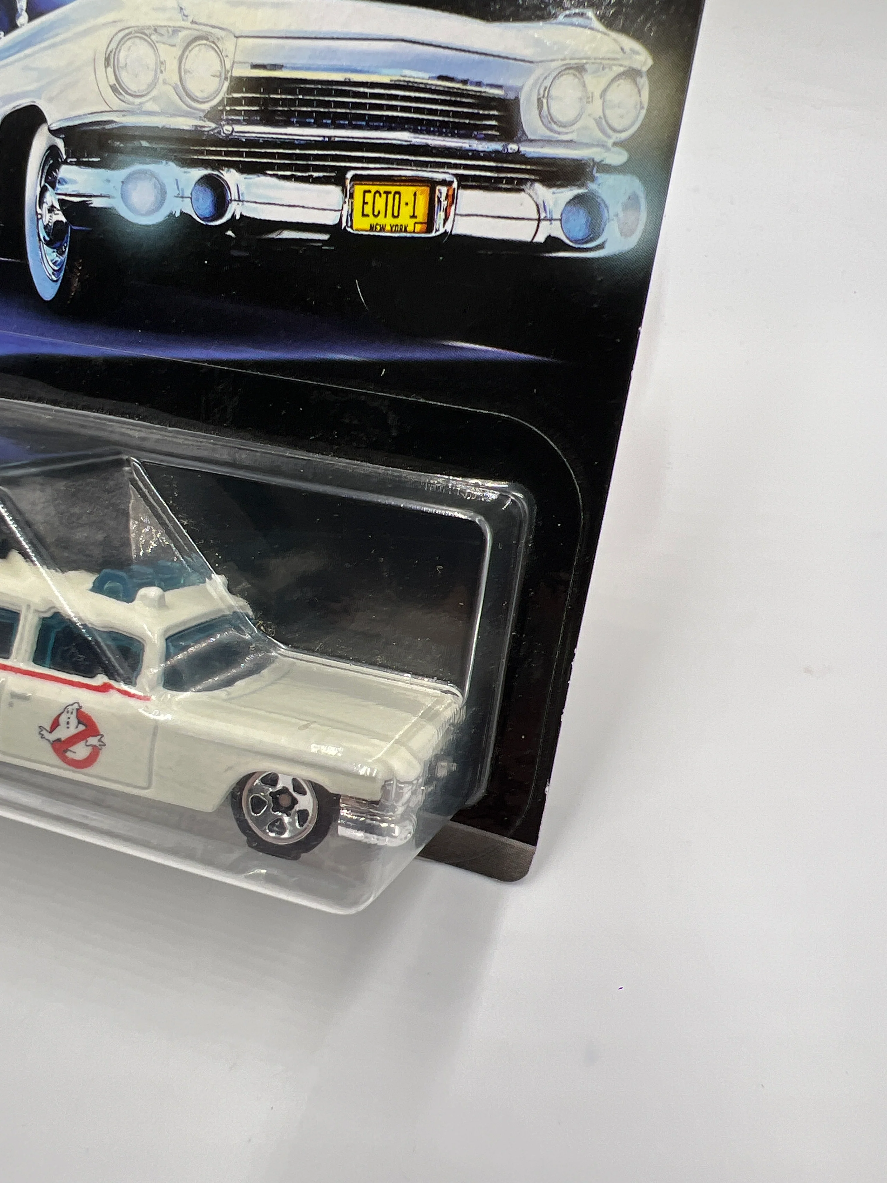 2016 Hot Wheels Ghostbusters #7 Ecto-1 White 117B - Image 4