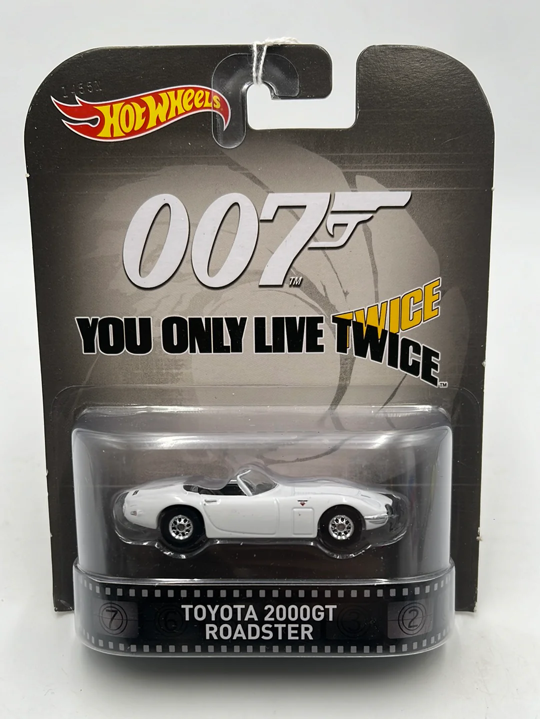 Hot Wheels 2016 Retro Entertainment 007 Toyota 2000GT Roadster 241A - Image 2