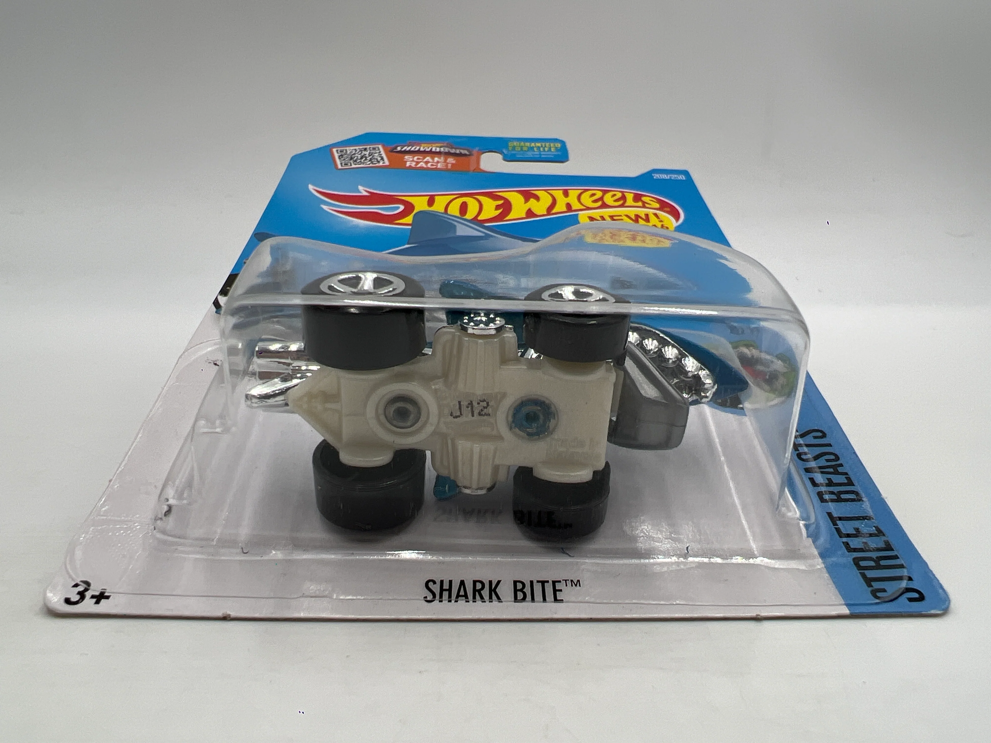 2016 Hot Wheels Street Beasts #208 Shark Bite Blue W/Protector Cracked Blister - Image 6