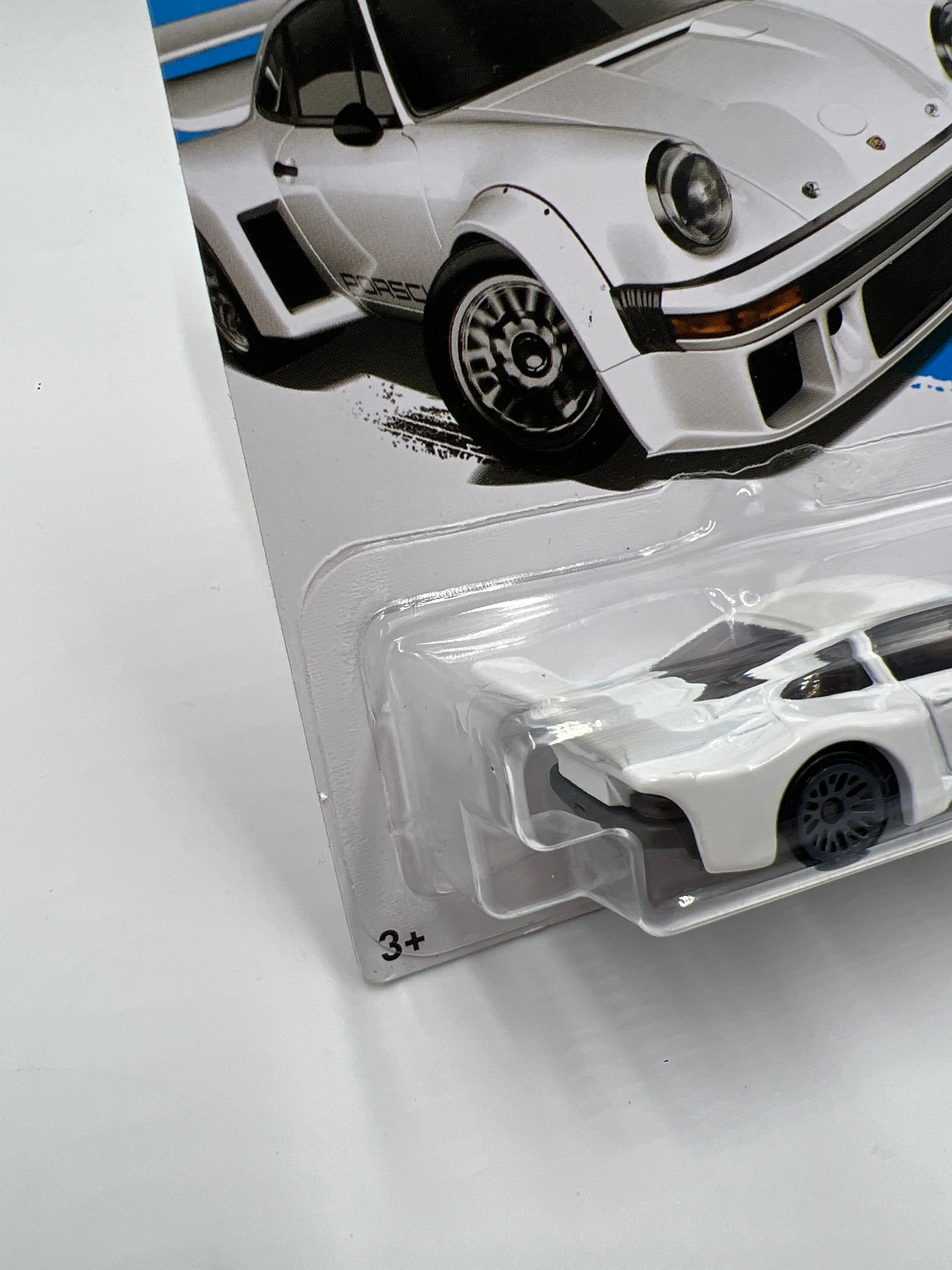 2017 Hot Wheels Factory Fresh #153 Porsche 934.5 White Card Not Perfect 100C - Image 6