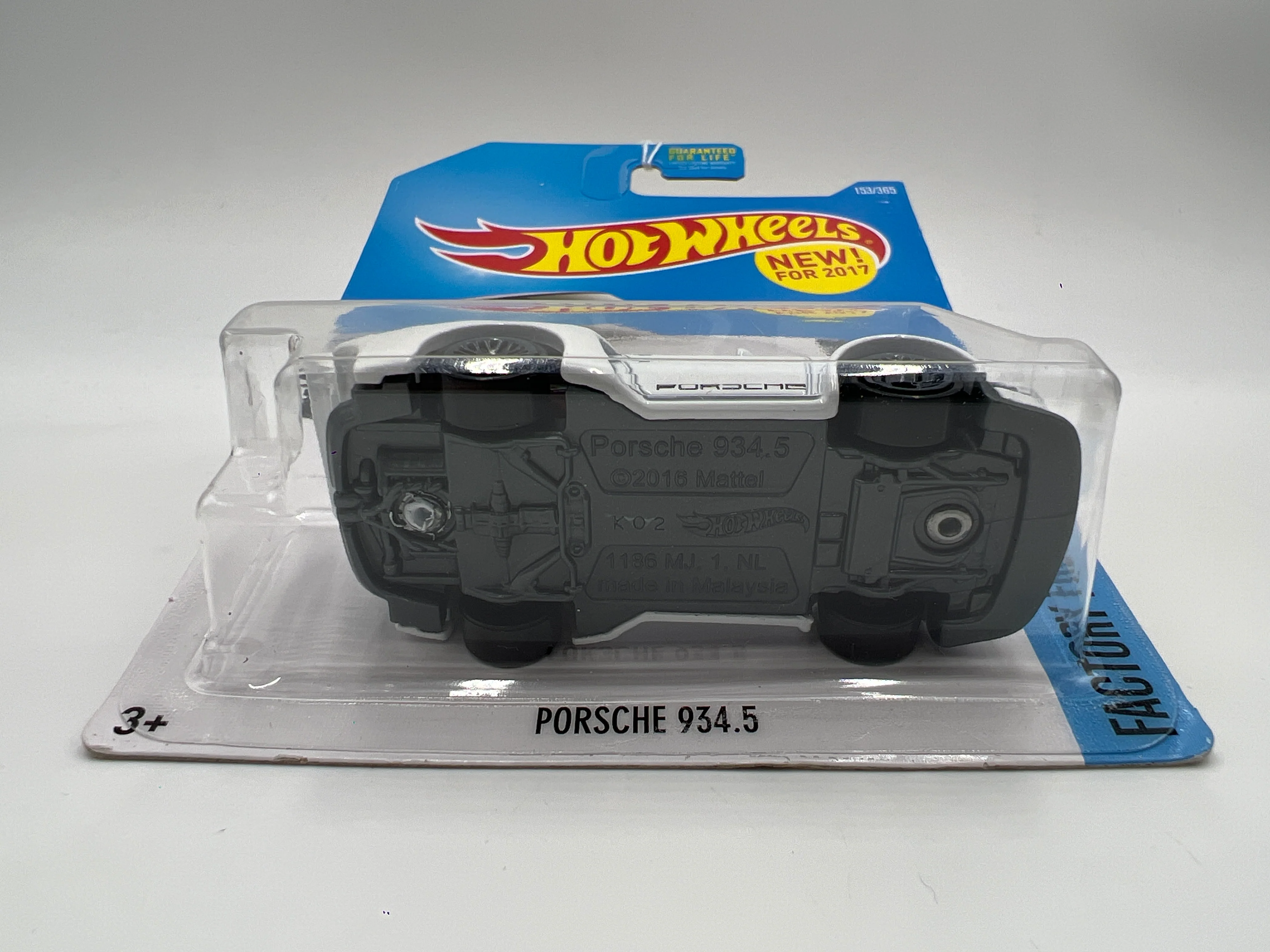 2017 Hot Wheels Factory Fresh #153 Porsche 934.5 White Card Not Perfect 100C - Image 7