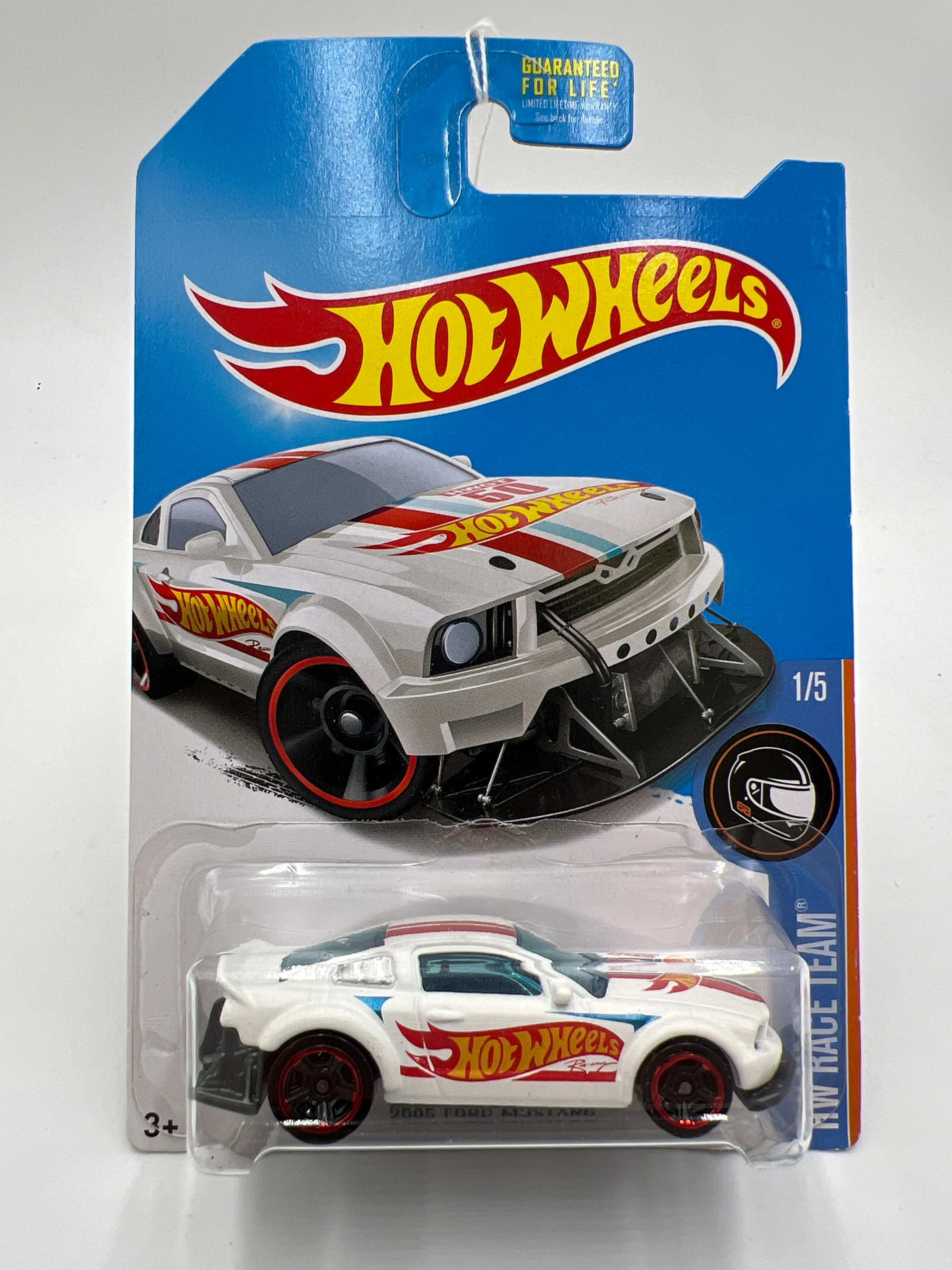 2017 Hot Wheels Kmart Exclusive HW Race Team 2005 Ford Mustang White 240F - Image 2