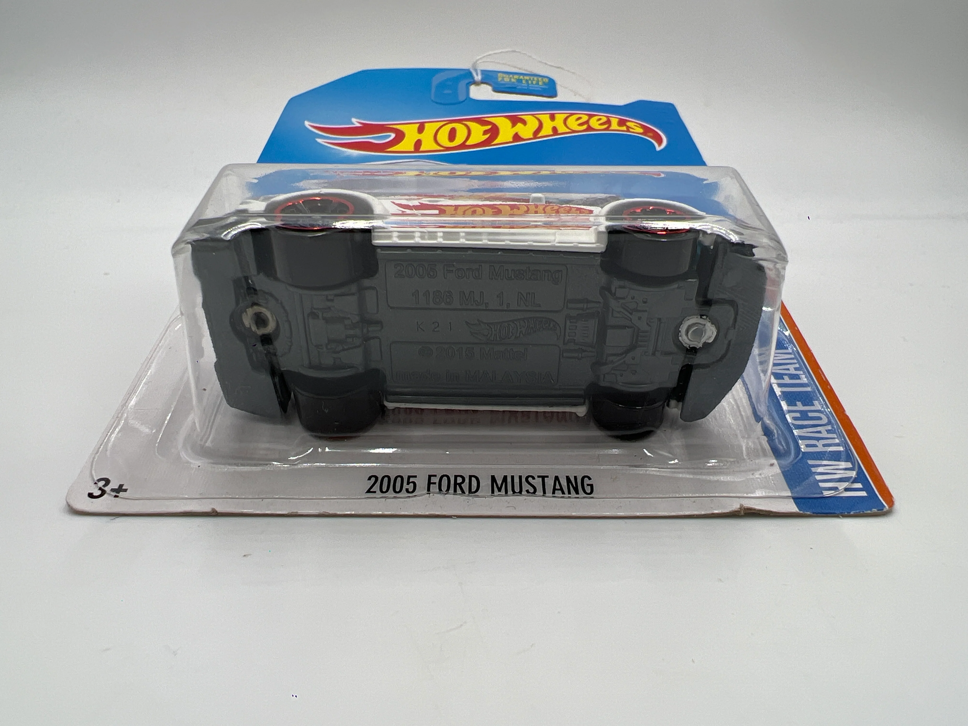 2017 Hot Wheels Kmart Exclusive HW Race Team 2005 Ford Mustang White 240F - Image 6
