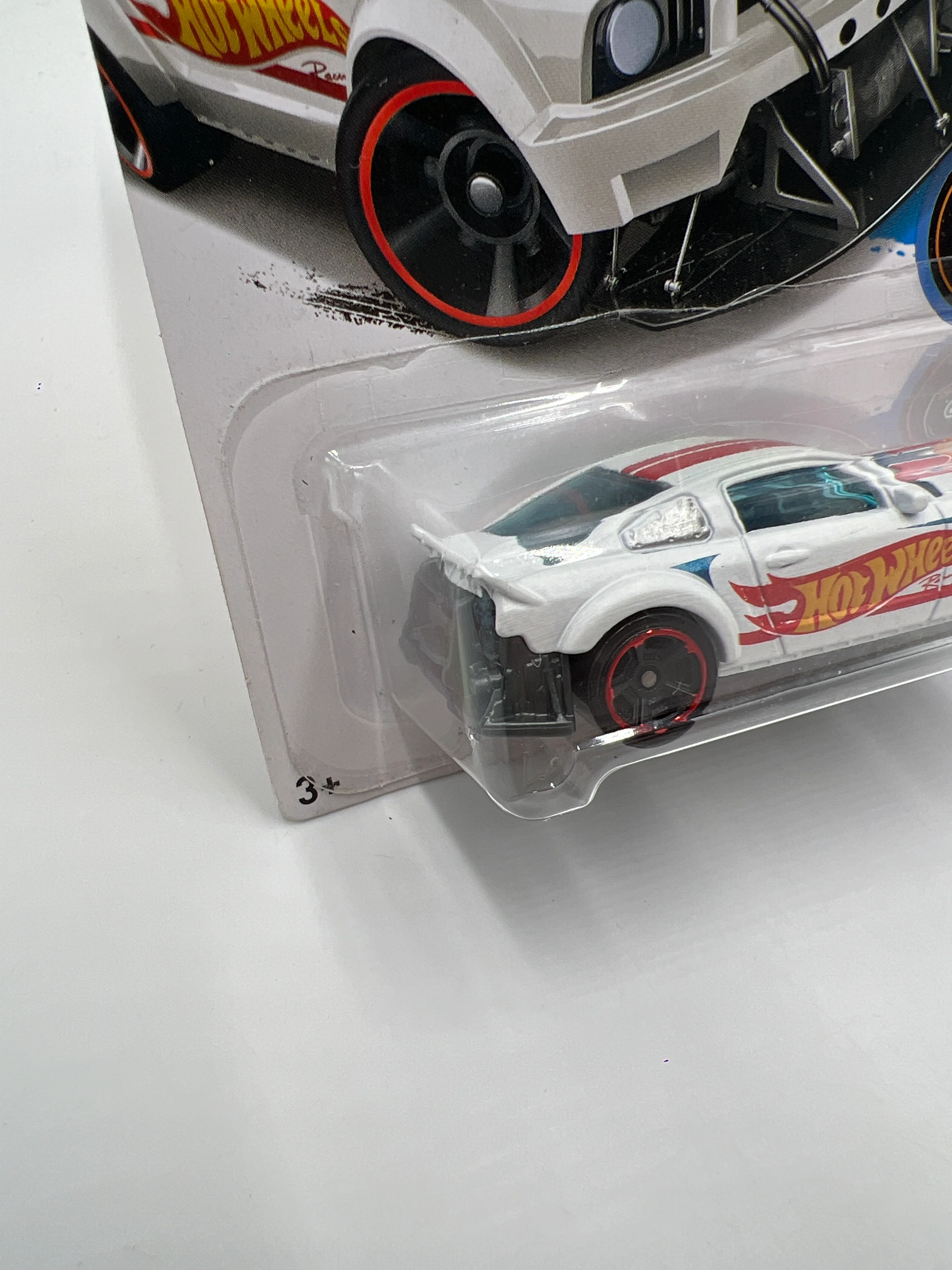 2017 Hot Wheels Race Team Kmart Exclusive 2005 Ford Mustang White 238B - Image 4