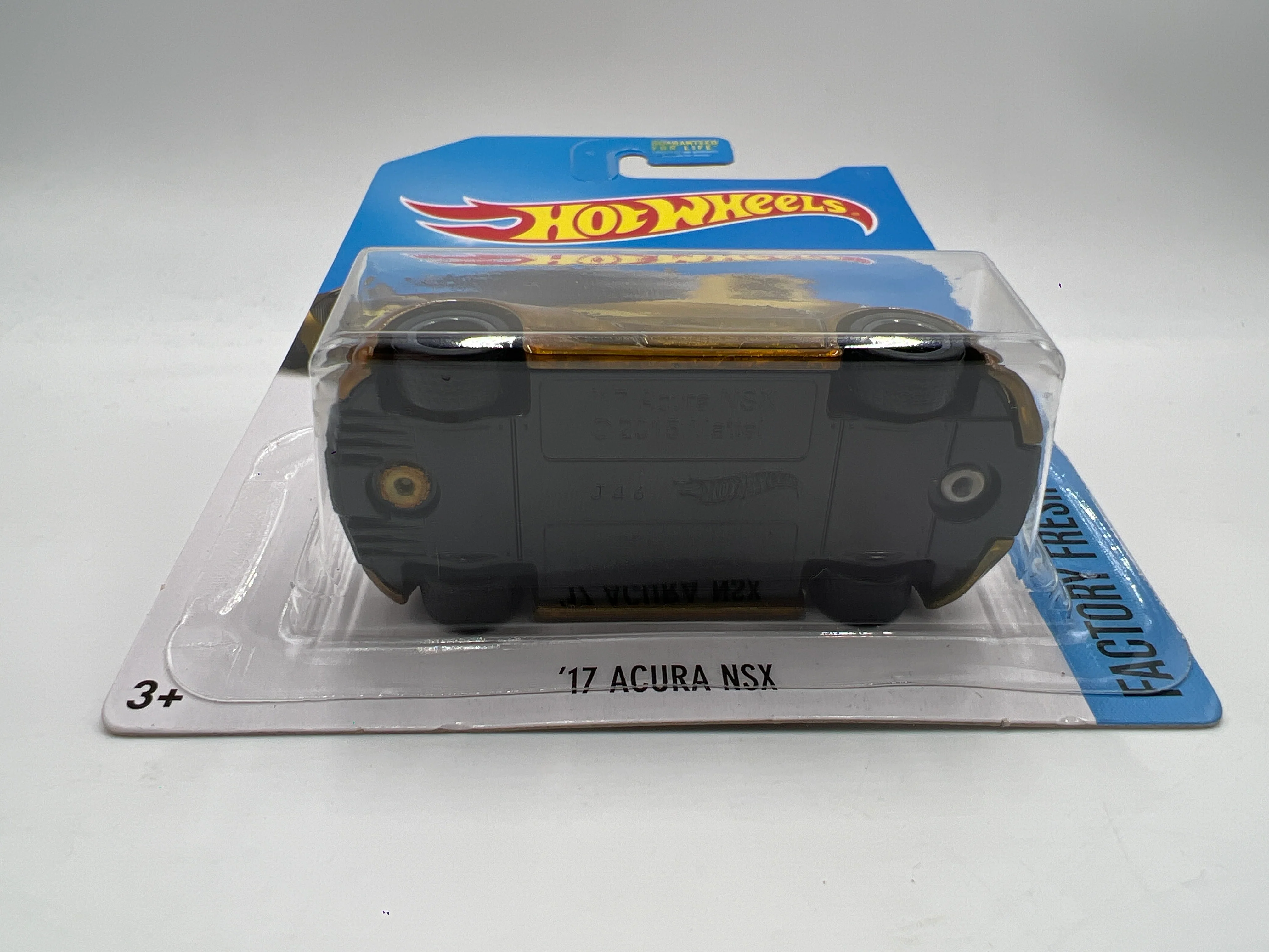 2017 Hot Wheels Super Treasure Hunt 17 Acura NSX Gold W/Protector - Image 6