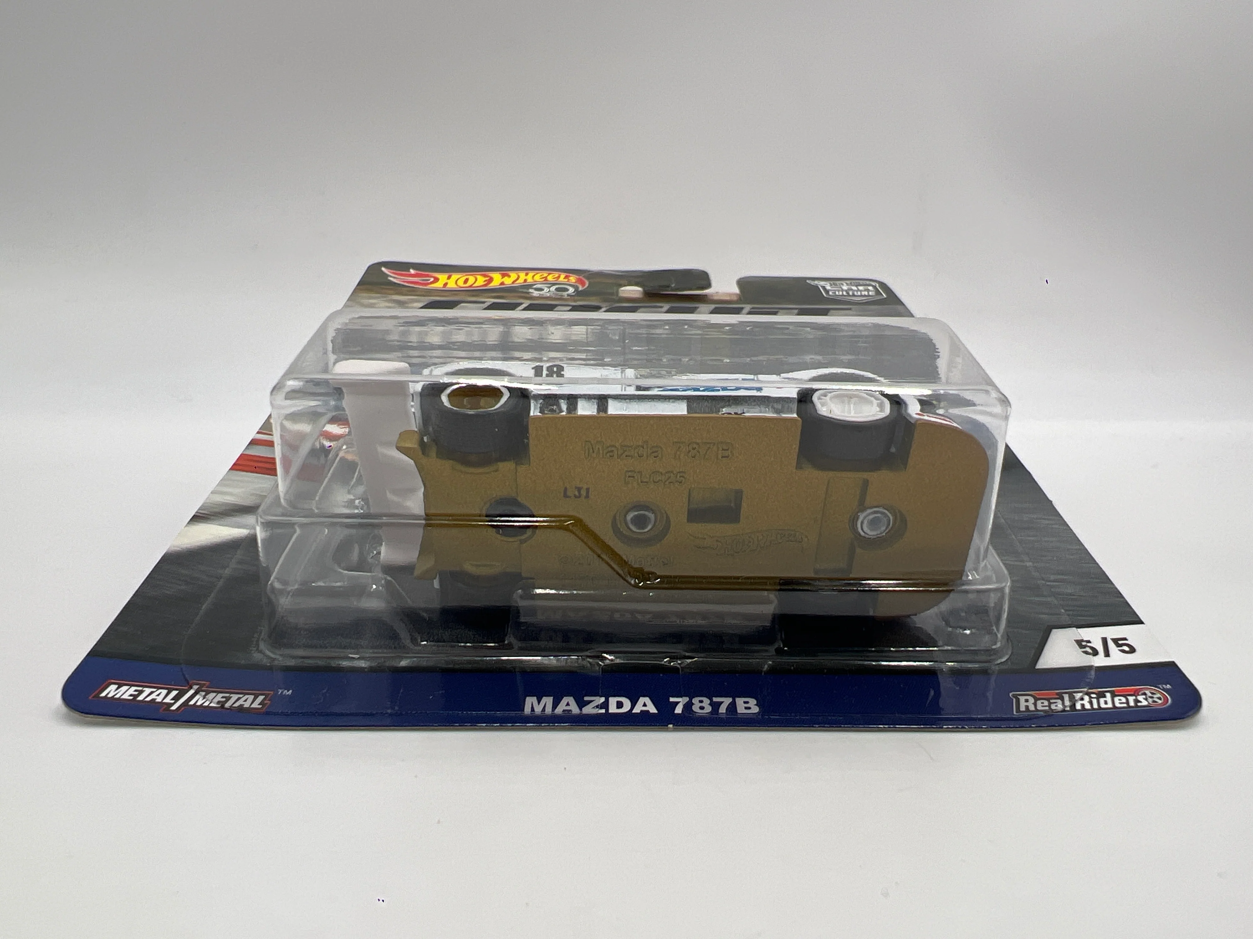 2018 Hot Wheels Car Culture Premium Circuit Legends #5 Mazda 787B White W/Protector - Image 6