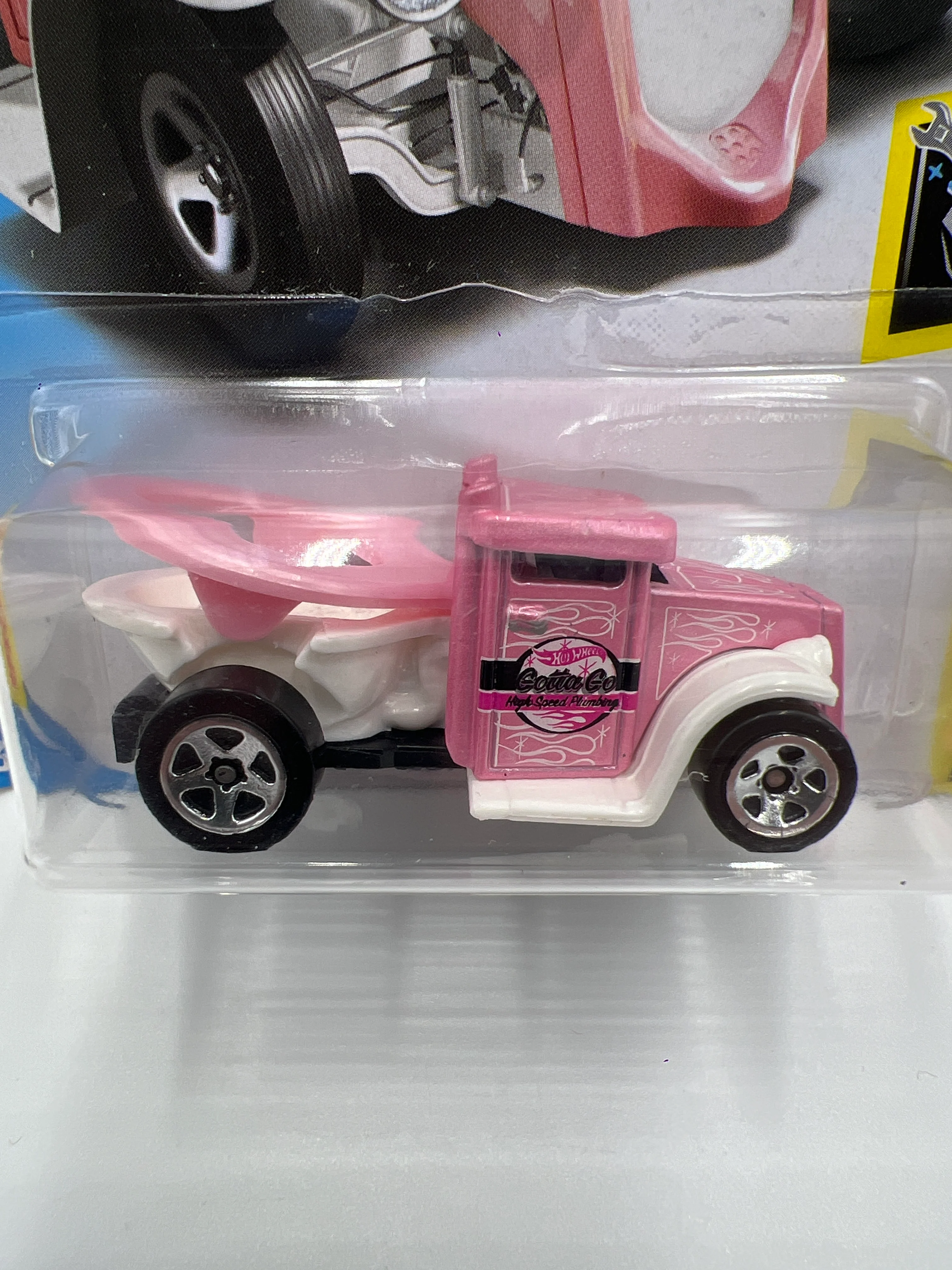 2018 Hot Wheels Experimotors #49 Gotta Go Pink - Image 3