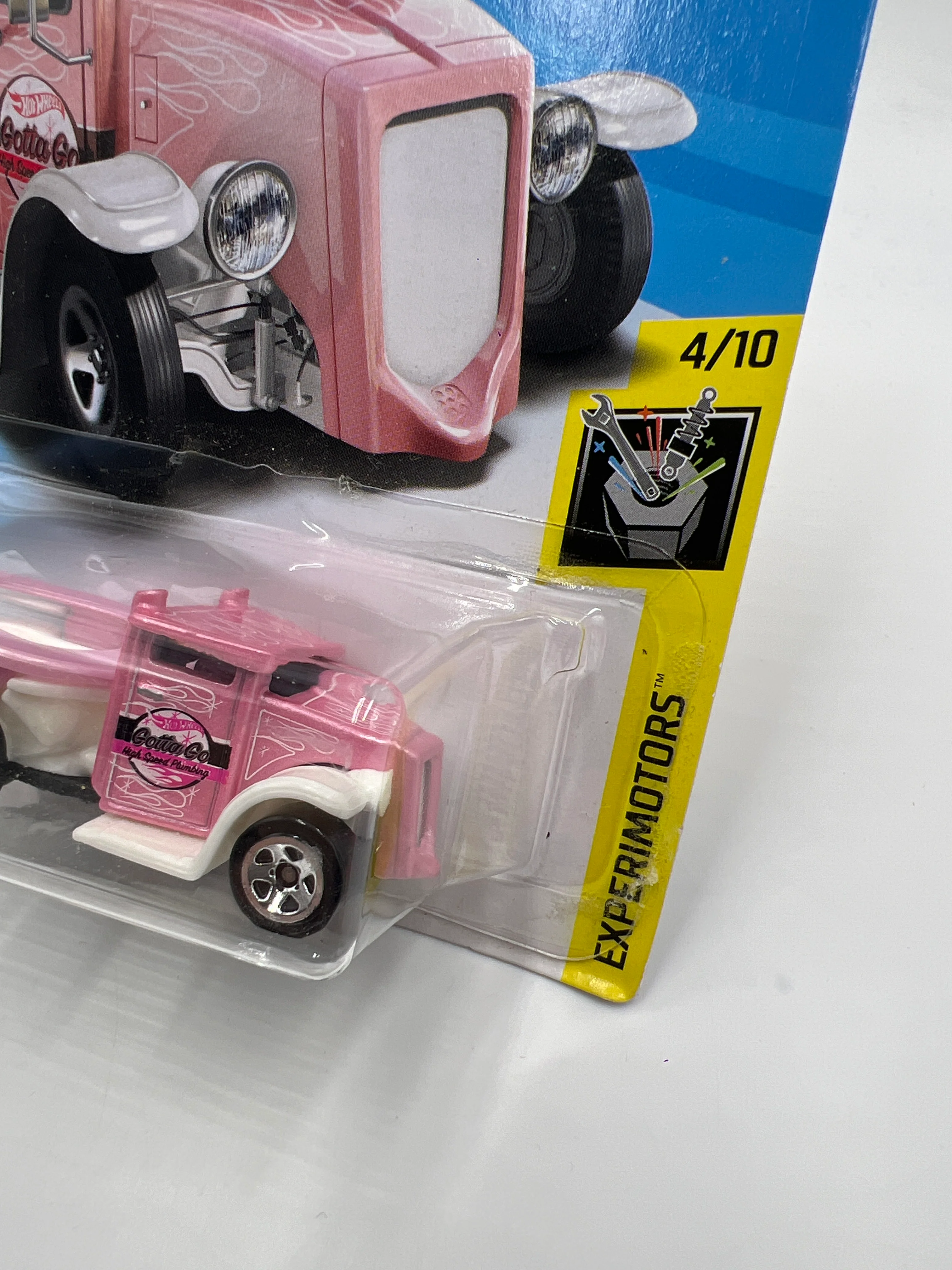 2018 Hot Wheels Experimotors #49 Gotta Go Pink W/Protector - Image 4