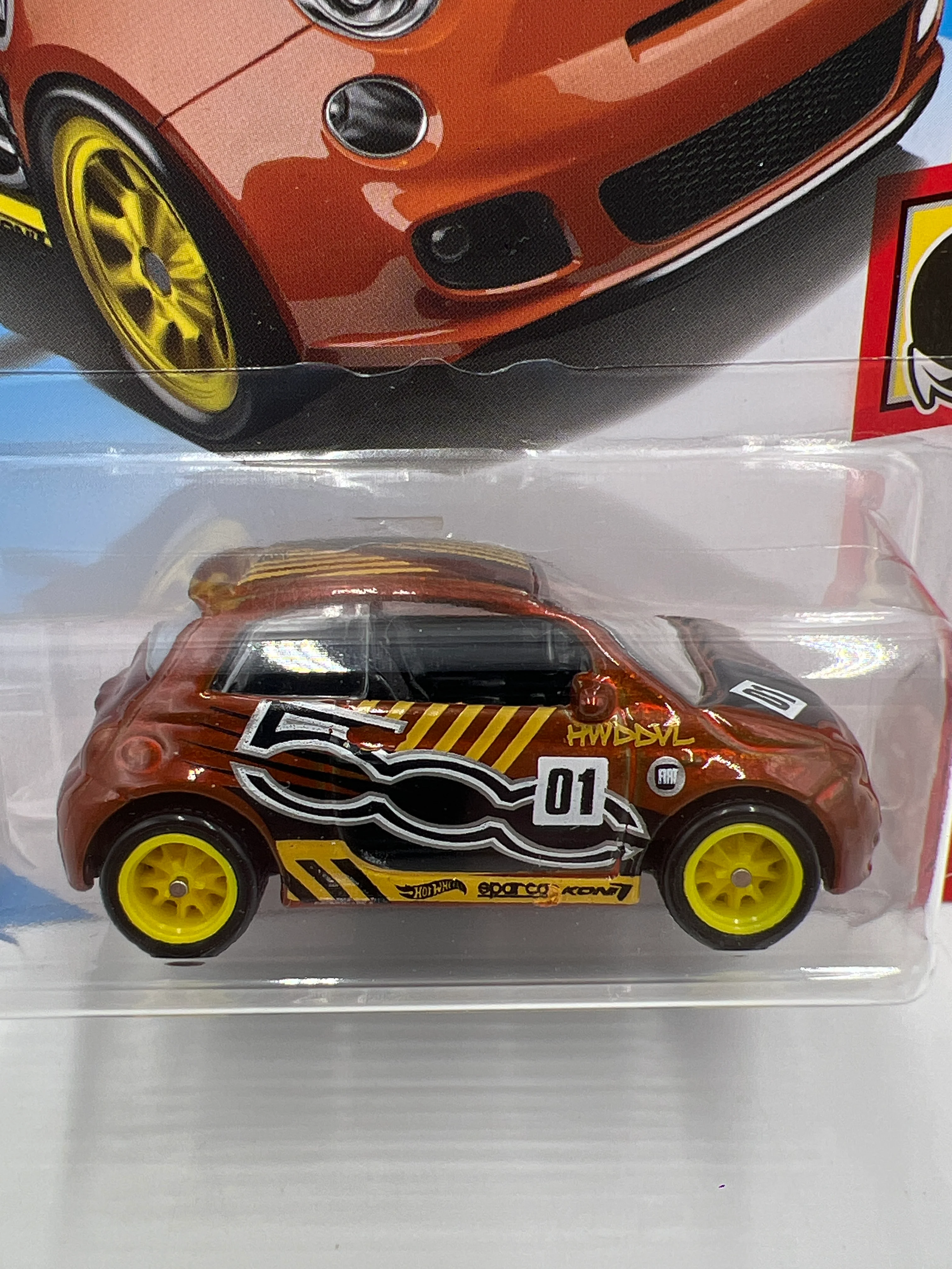 2018 Hot Wheels Factory Sealed Super Treasure Hunt Fiat 500 Orange W/Protector - Image 2