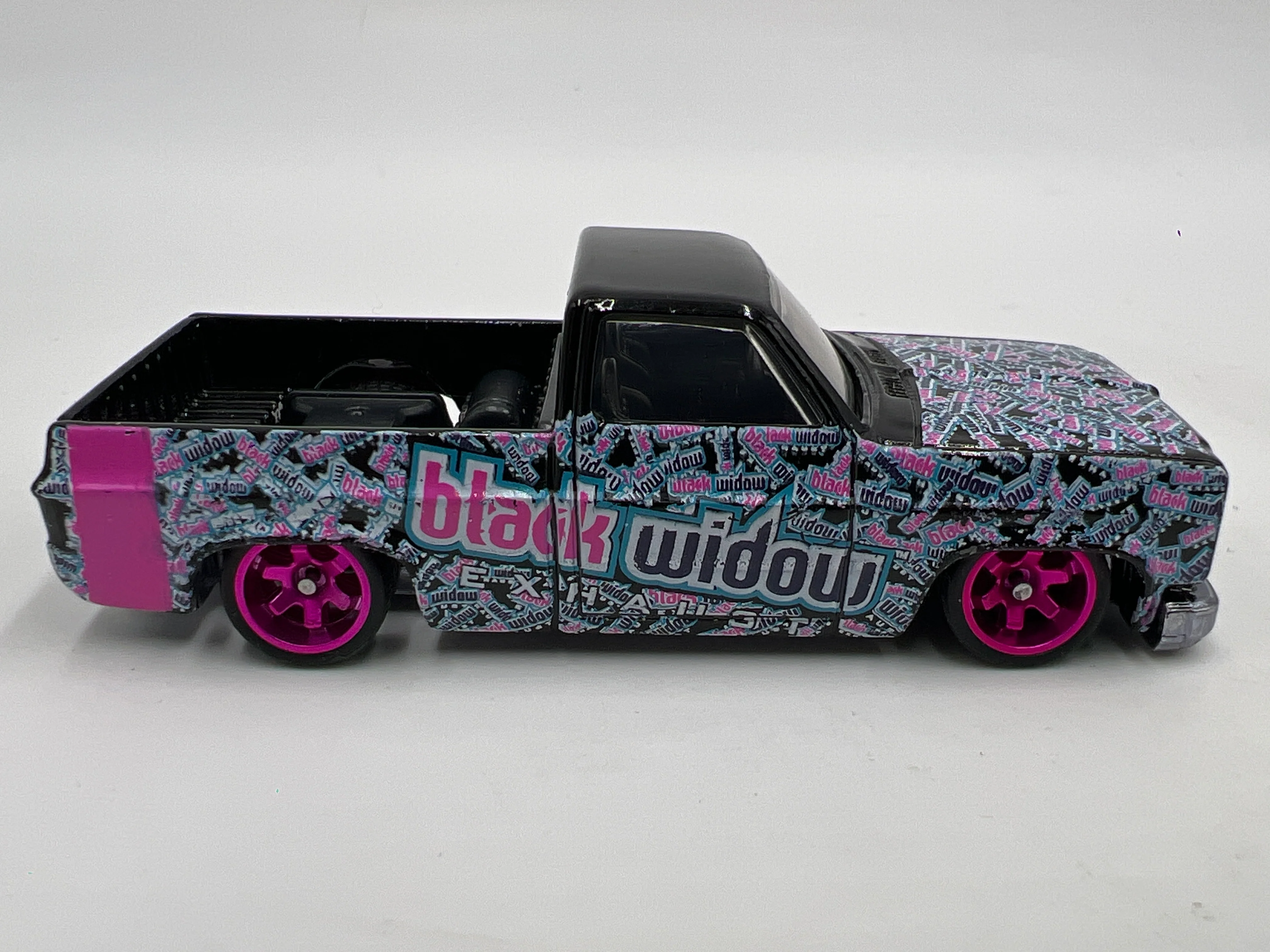Hot Wheels 1/64 Unspun Custom 83 Chevy Silverado Black Widow Loose - Image 4