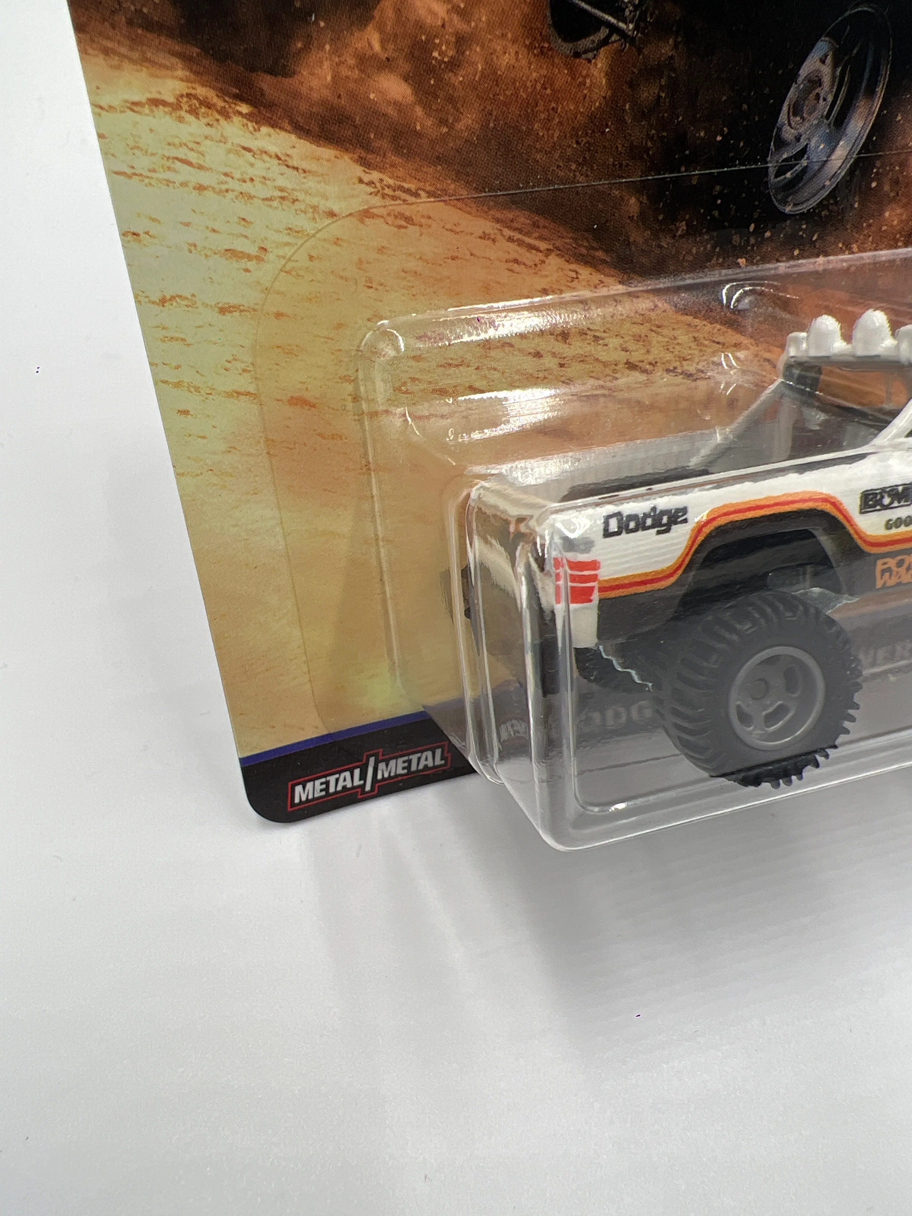 2019 Hot Wheels Desert Rally #2 80 Dodge Macho Power Wagon White 252G - Image 5