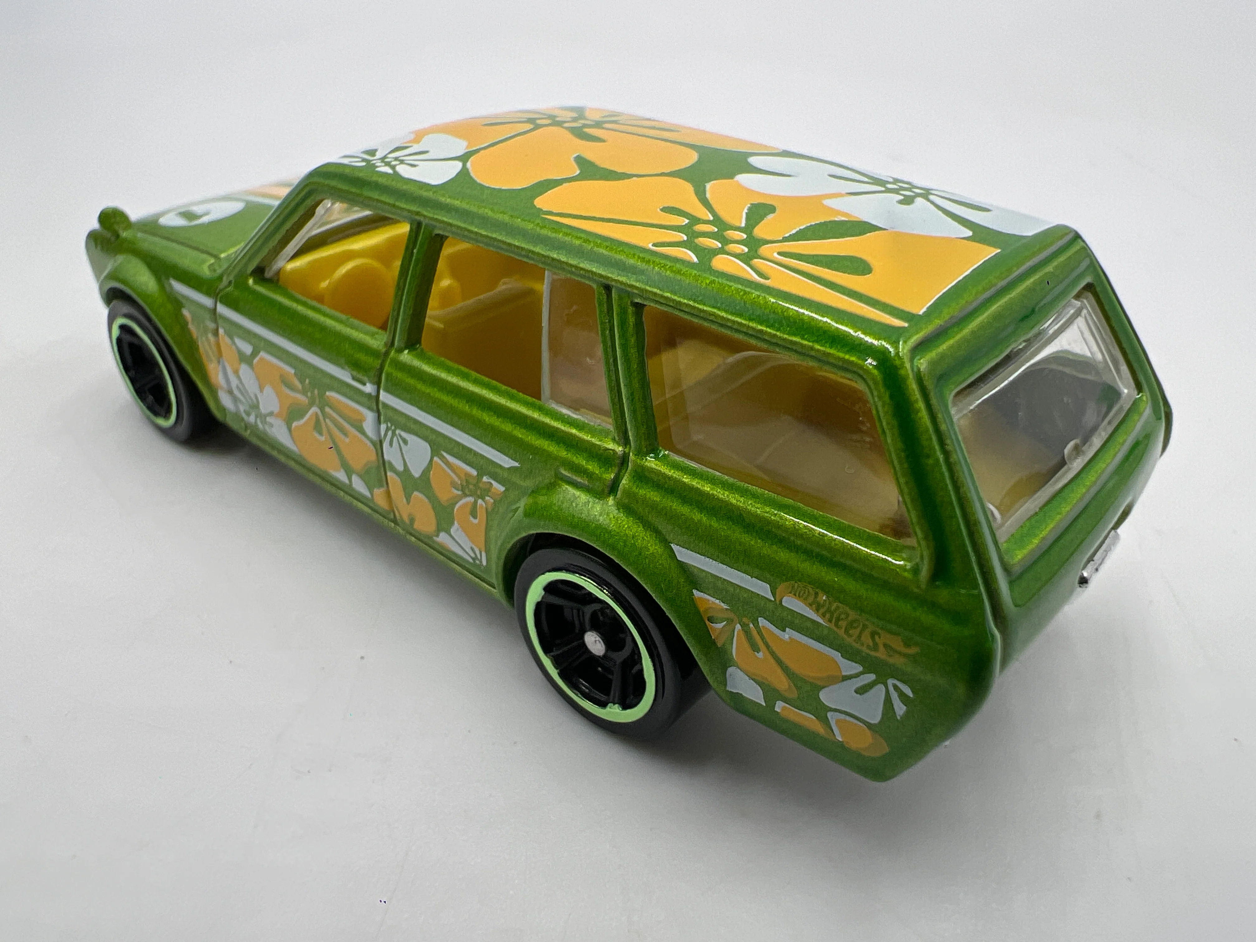 2018 Hot Wheels Mystery Models Series 3 #1 Chase Datsun Bluebird 510 Wagon Green - Image 3