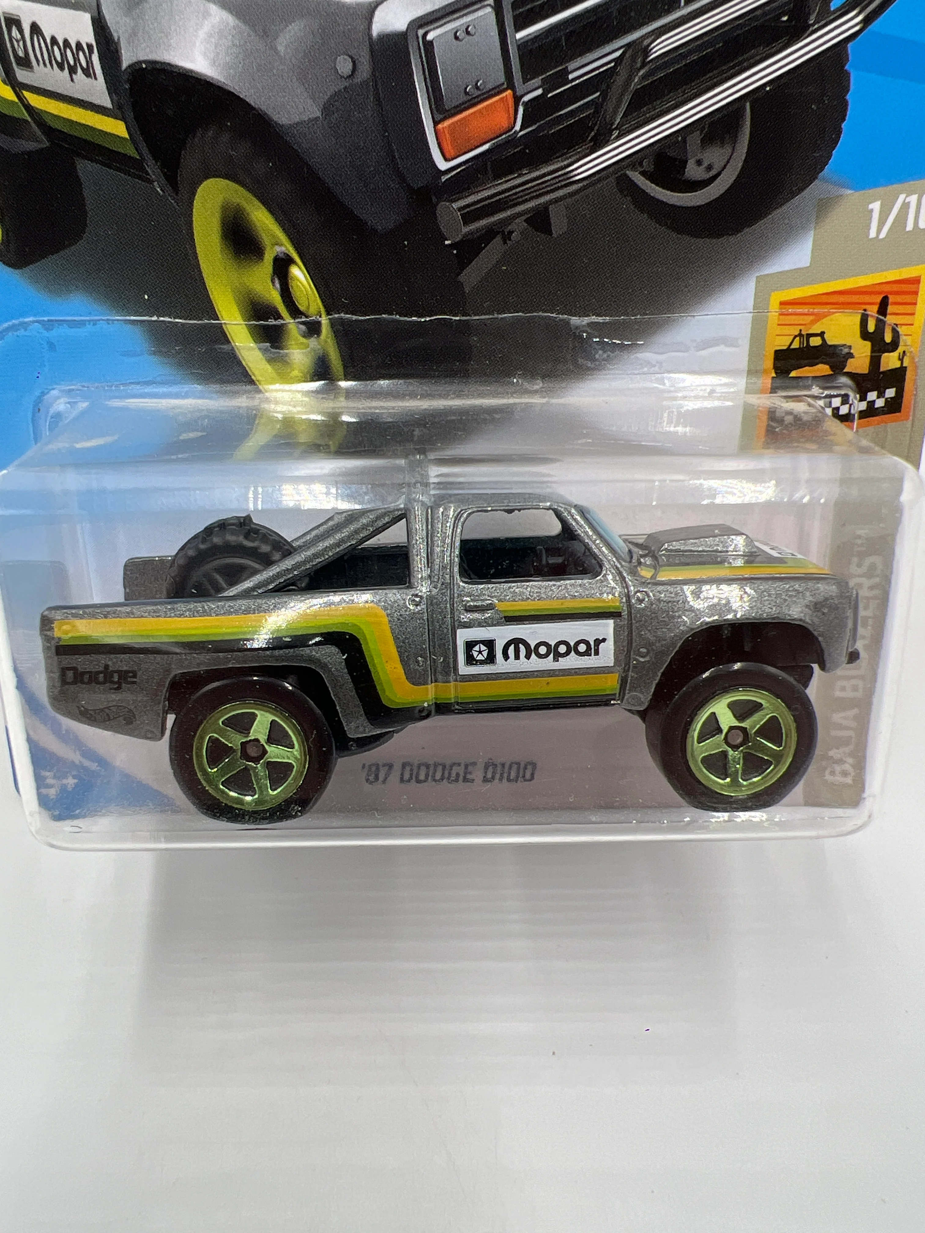 2019 Hot Wheels Baja Blazers #64 87 Dodge D100 Gray - Image 2