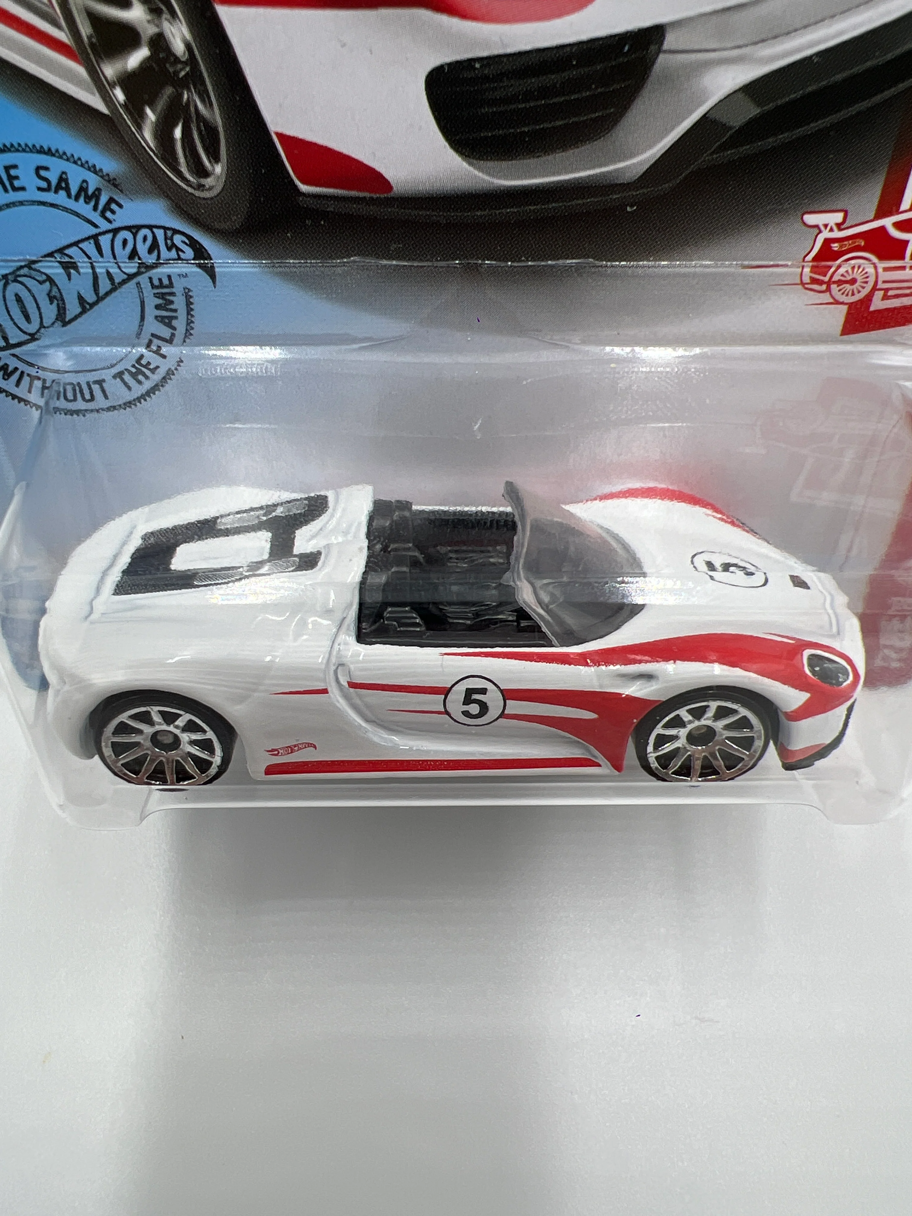 2019 Hot Wheels Red Edition #94 Porsche 918 Spyder target exclusive 147C - Image 2