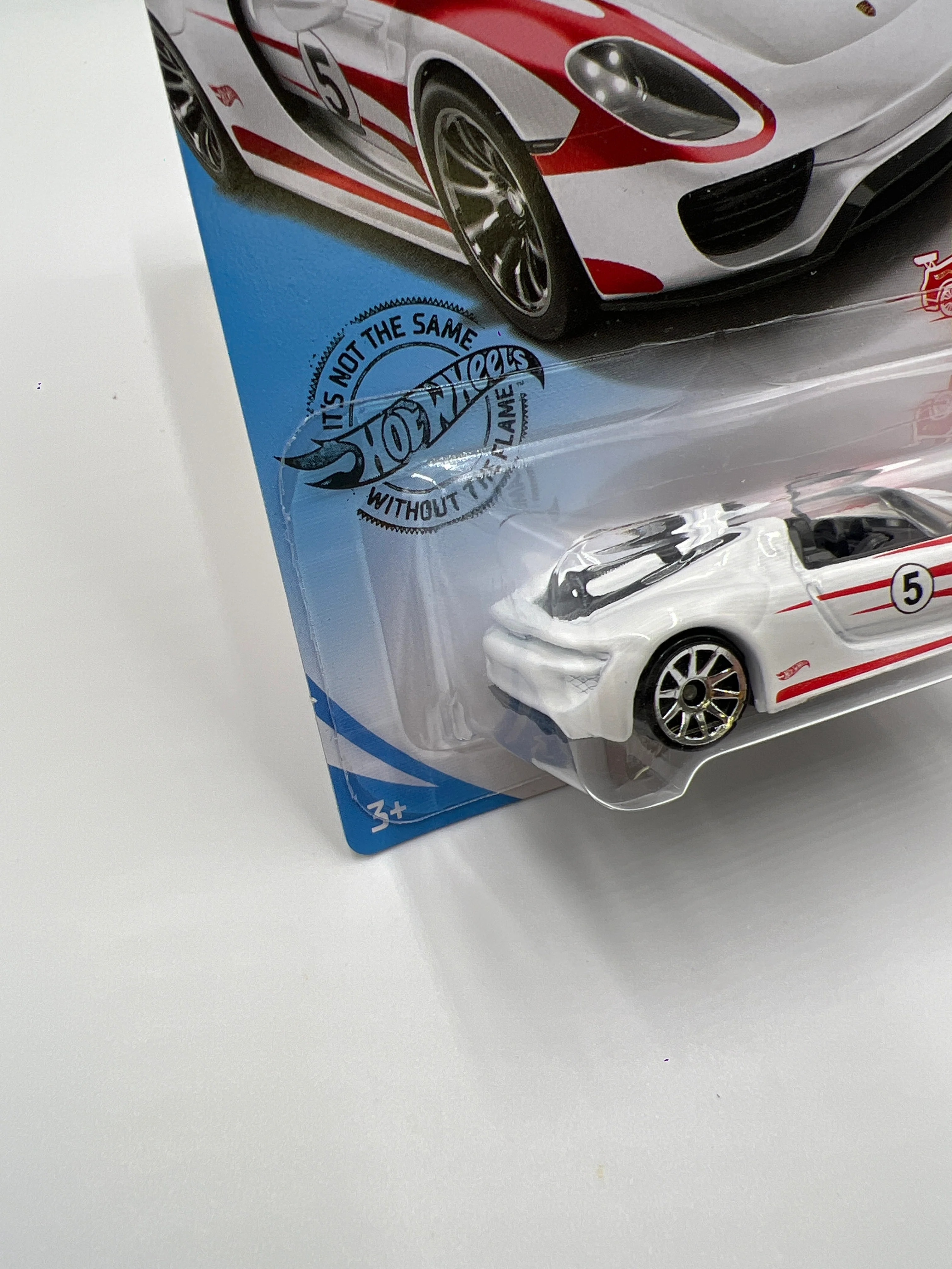 2019 Hot Wheels Red Edition #94 Porsche 918 Spyder target exclusive 147C - Image 4