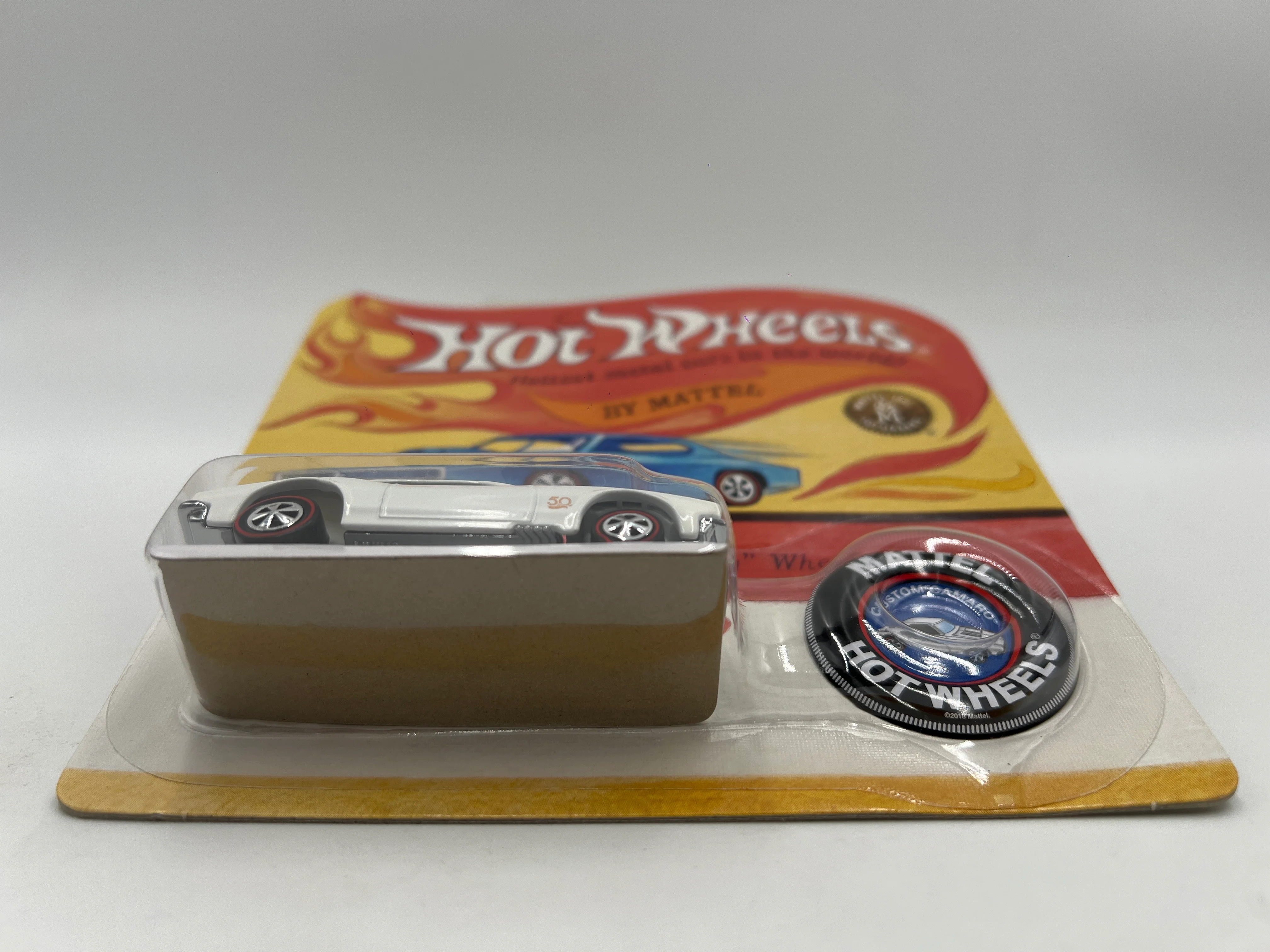 2018 Hot Wheels RLC #11326/12000 Custom Camaro White W/Protector - Image 5