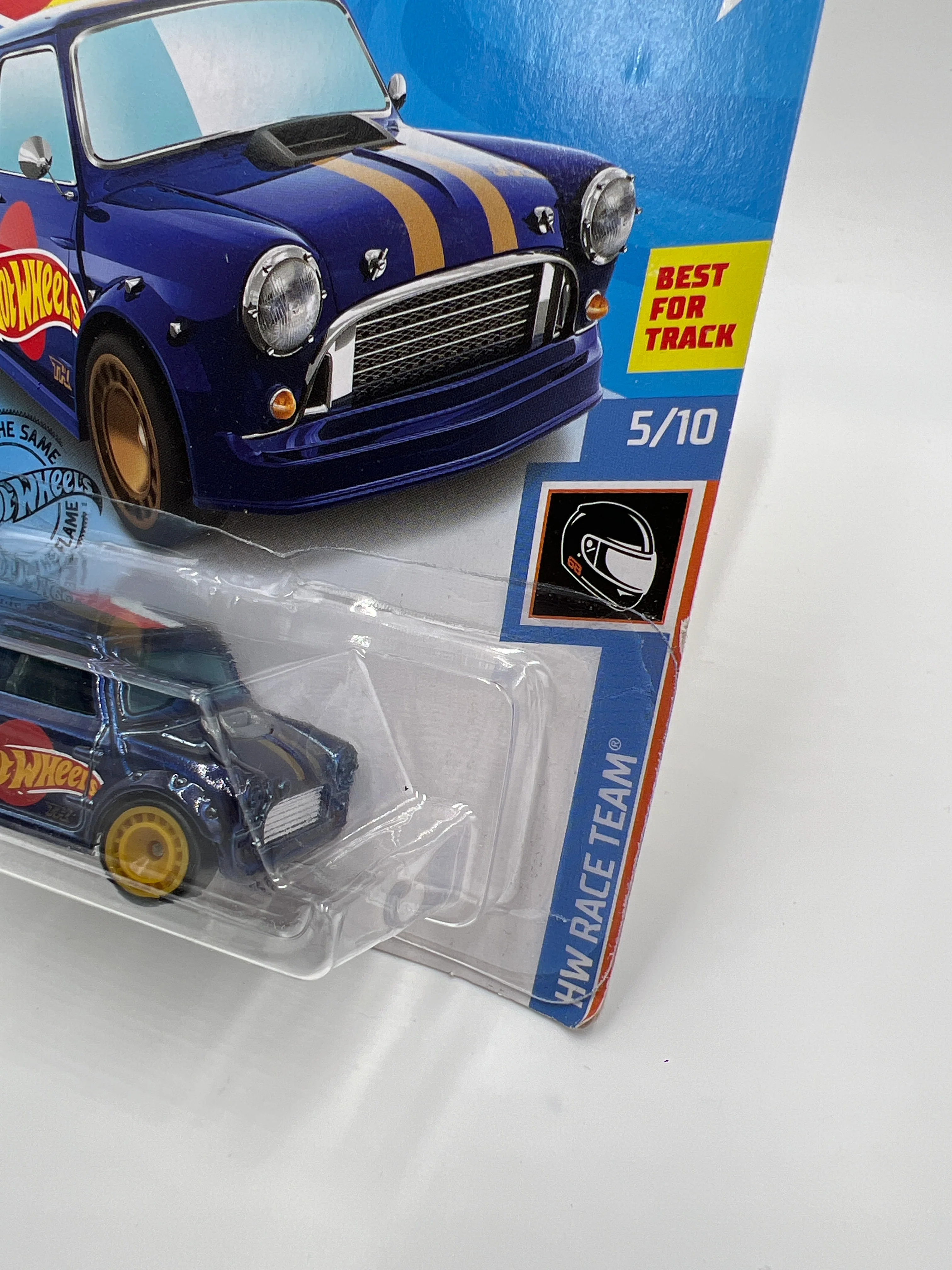 2019 Hot Wheels Super Treasure Hunt #242 Morris Mini Blue W/Protector - Image 3