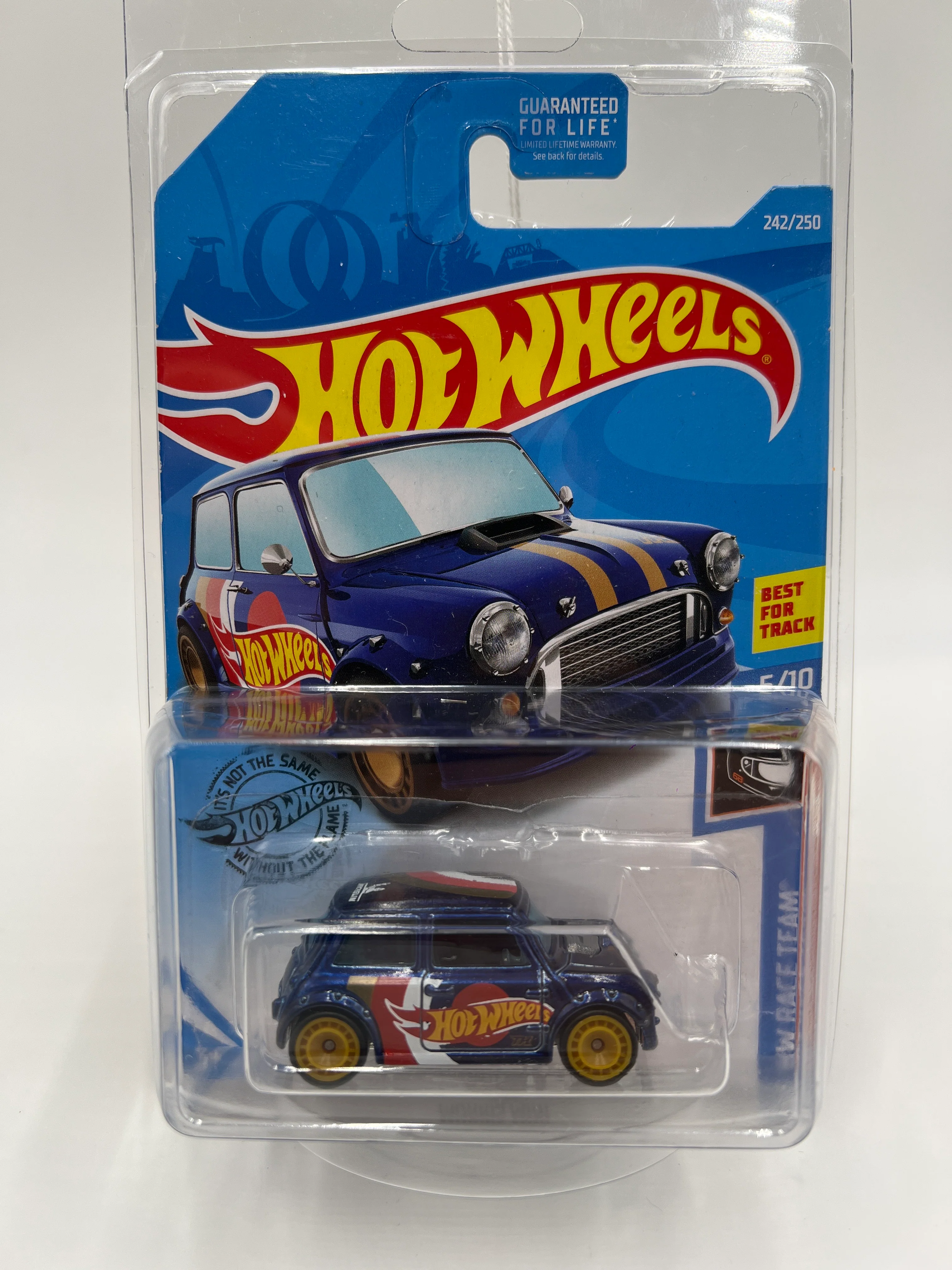 2019 Hot Wheels Super Treasure Hunt #242 Morris Mini Blue W/Protector - Image 7