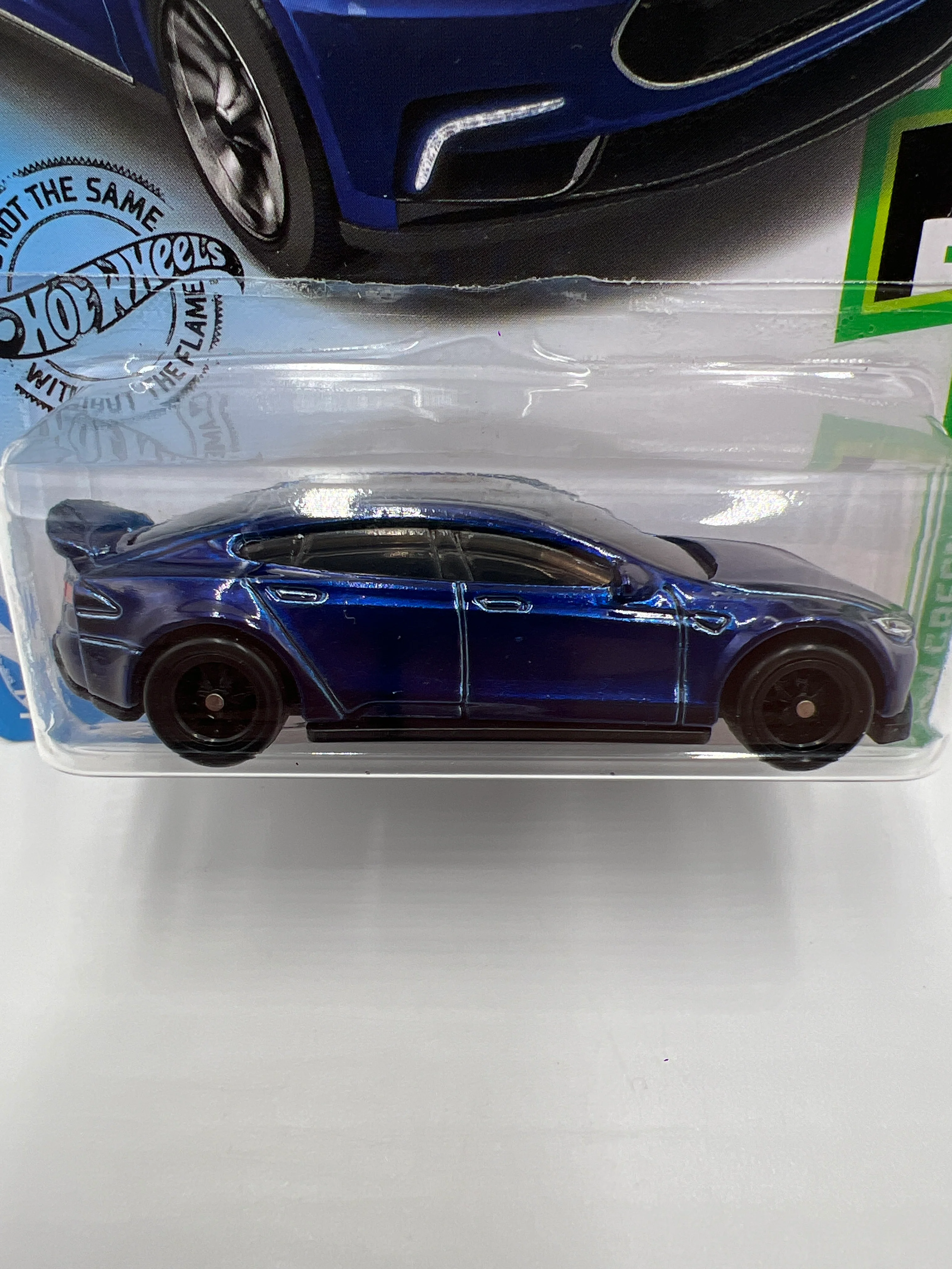 2019 Hot Wheels Super Treasure Hunt #226 Tesla Model S Blue W/Protector International Card - Image 2