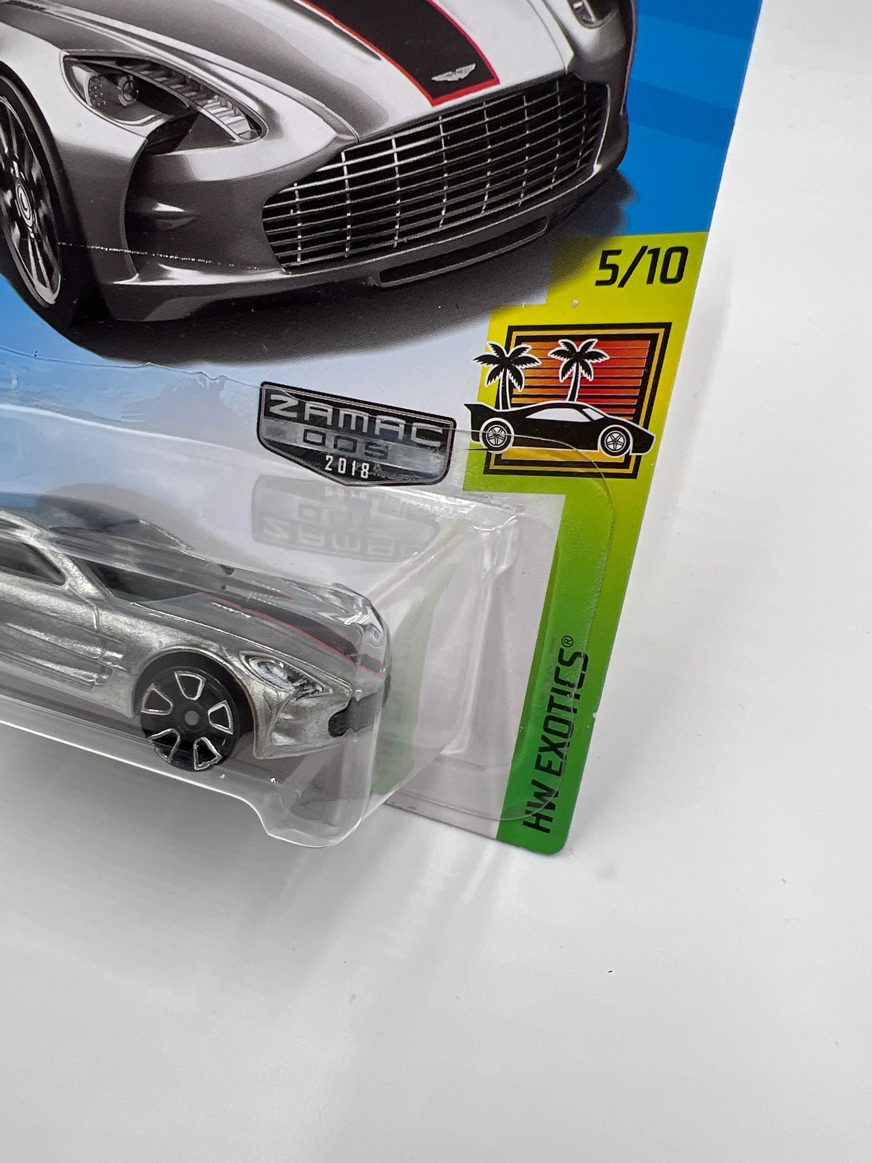 2018 Hot Wheels Walmart Exclusive Zamac 5 Aston Martin One-77 146C - Image 3