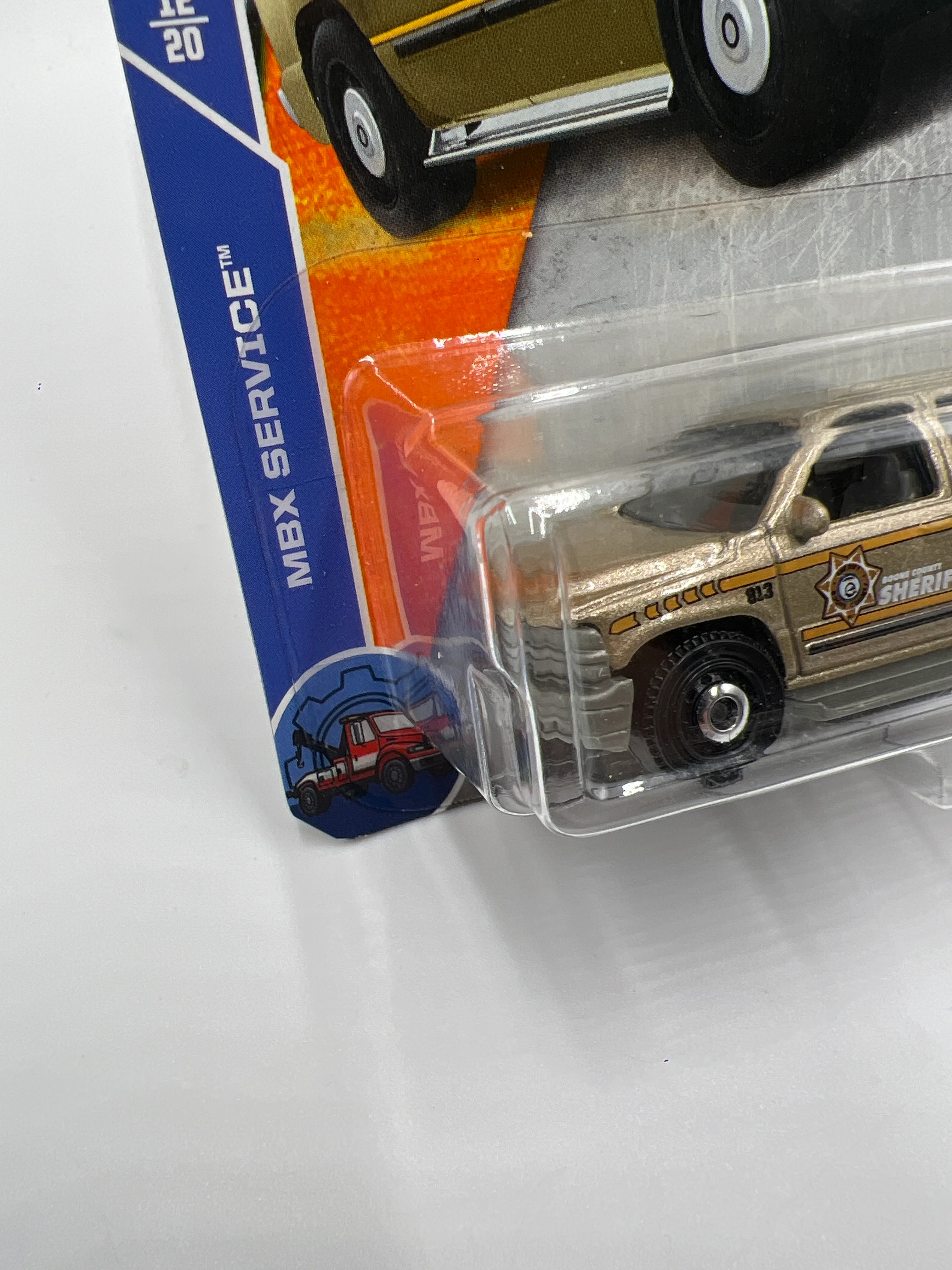 Matchbox 65th Anniversary #38 MBX Service 00 Chevy Suburban Sheriff Gold 208F - Image 5