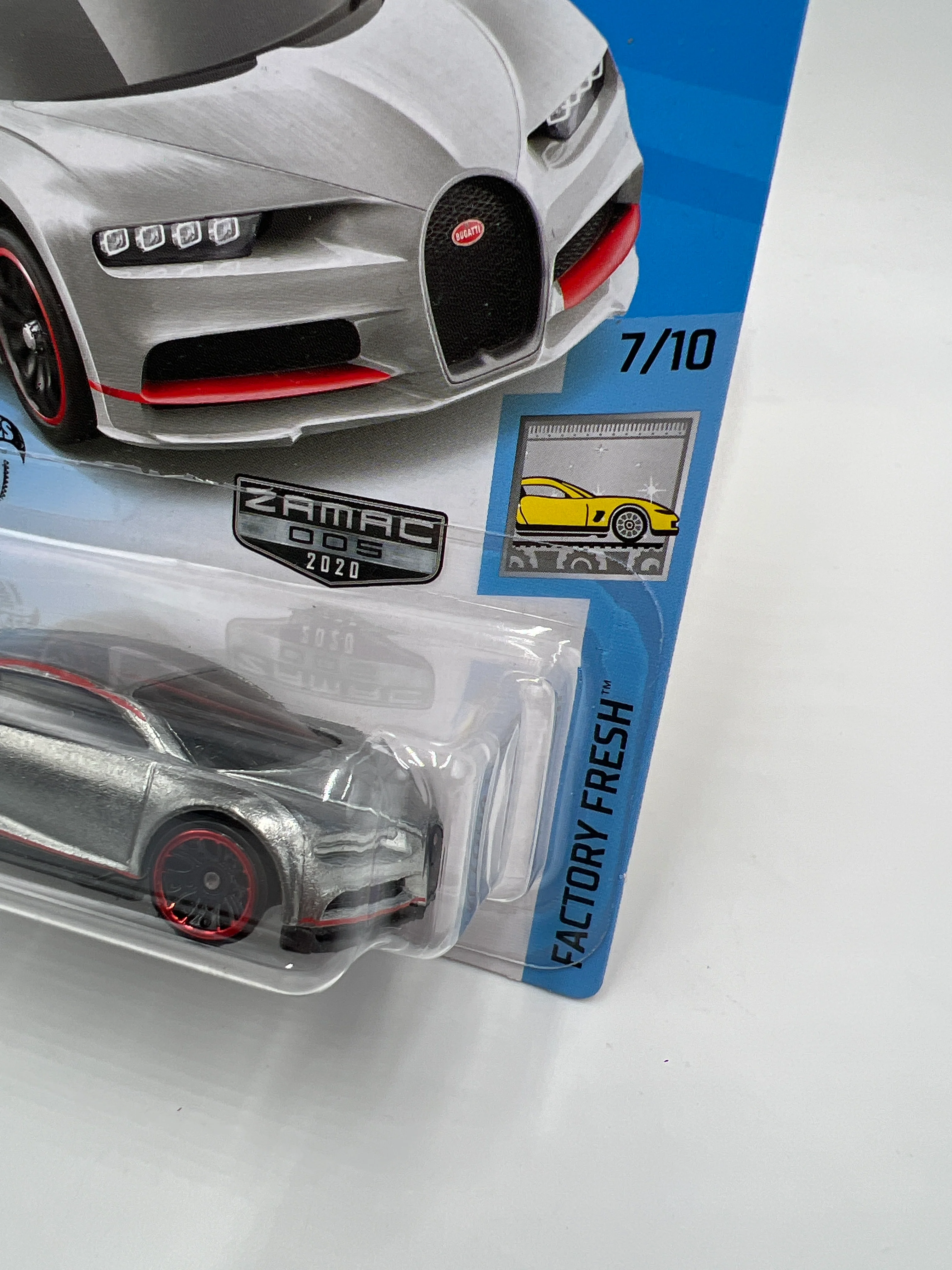 2020 Hot Wheels Walmart Exclusive Zamac 5 #89 16 Bugatti Chiron - Image 3