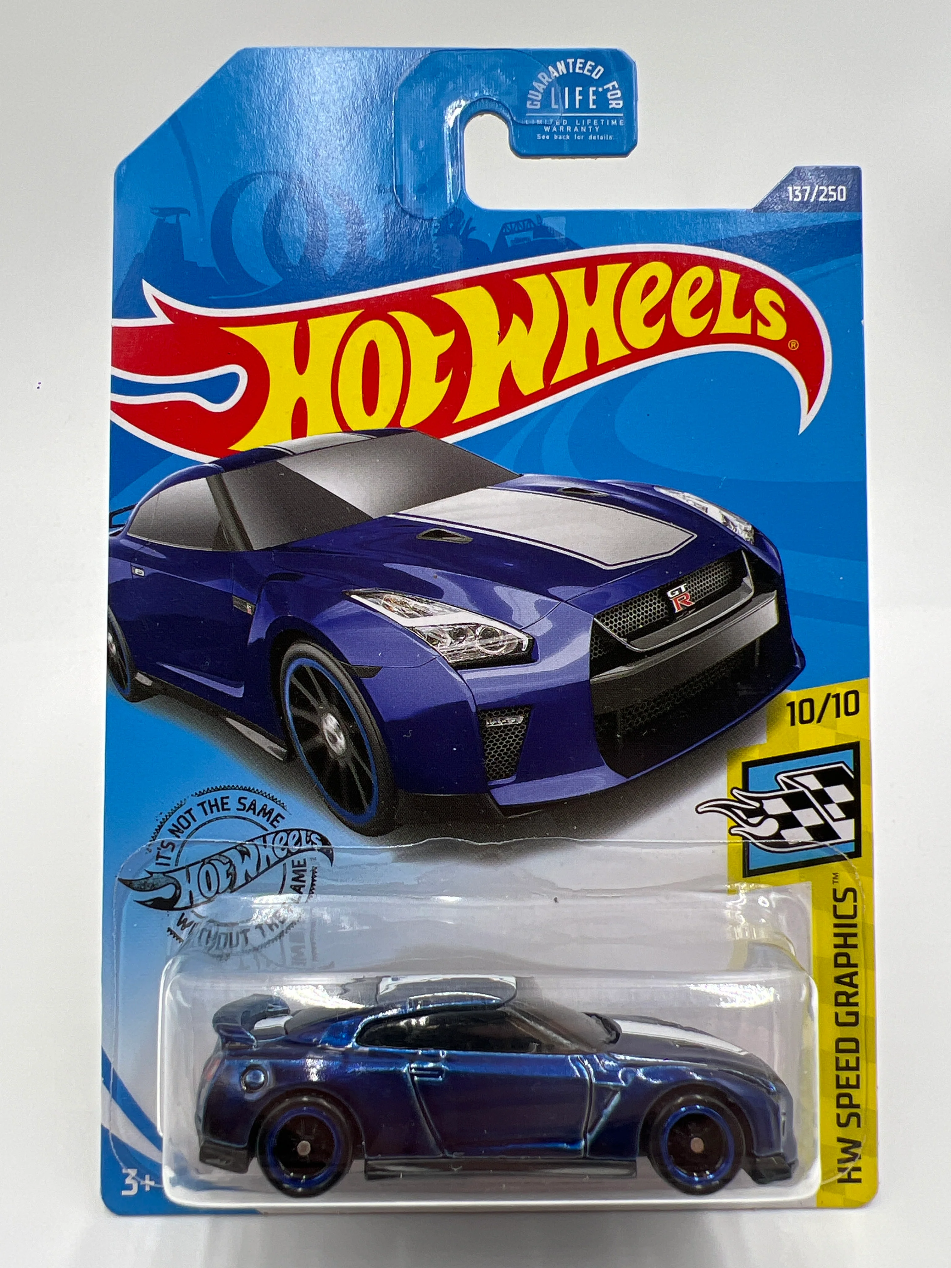 2020 Hot Wheels Super Treasure Hunt #137 17 Nissan GT-R R35 Blue W/Protector - Image 2